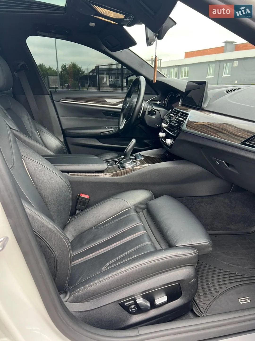 2017 BMW 5er - мініатюра 22