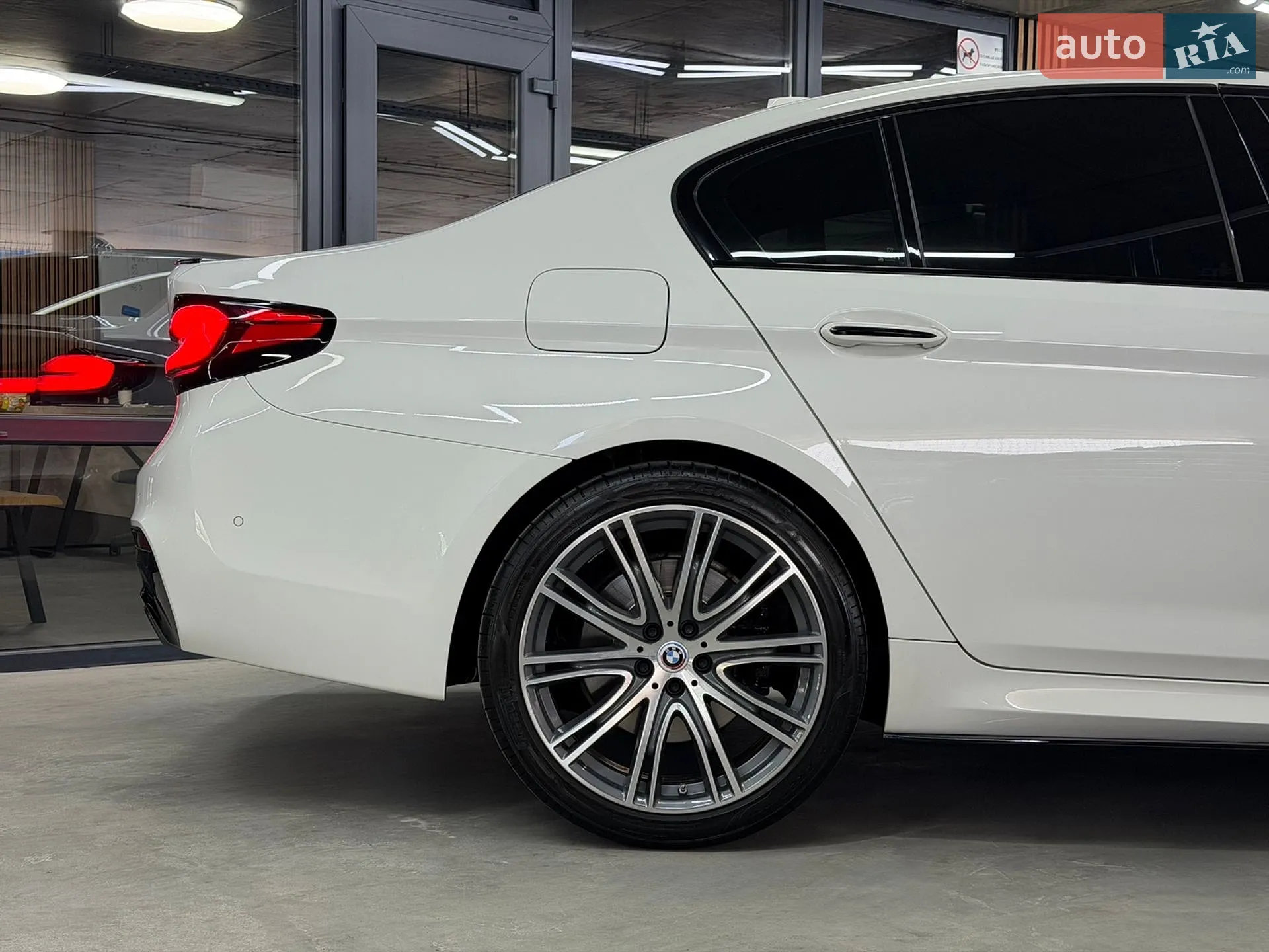 2017 BMW 5er - мініатюра 18