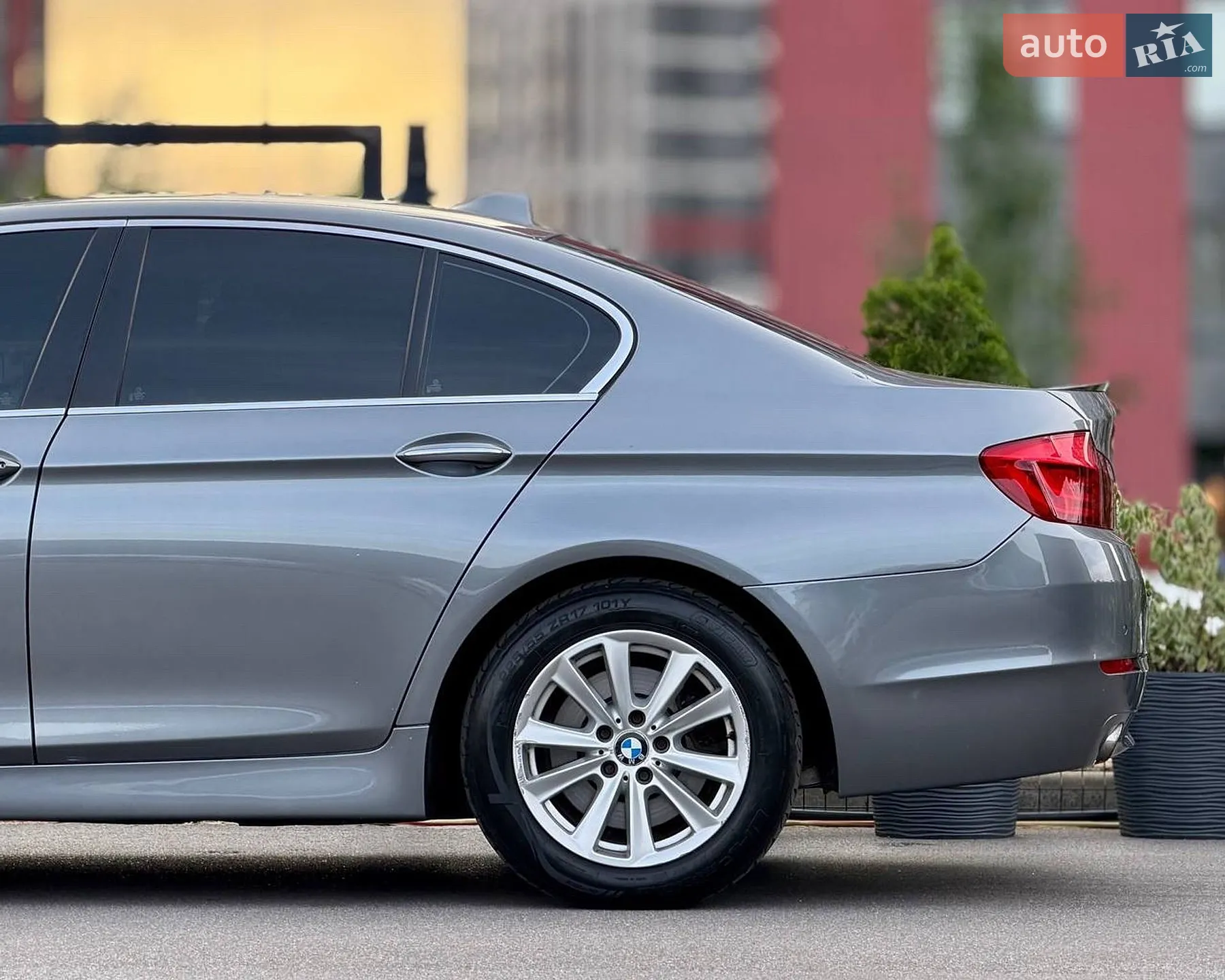 2011 BMW 5er - мініатюра 10