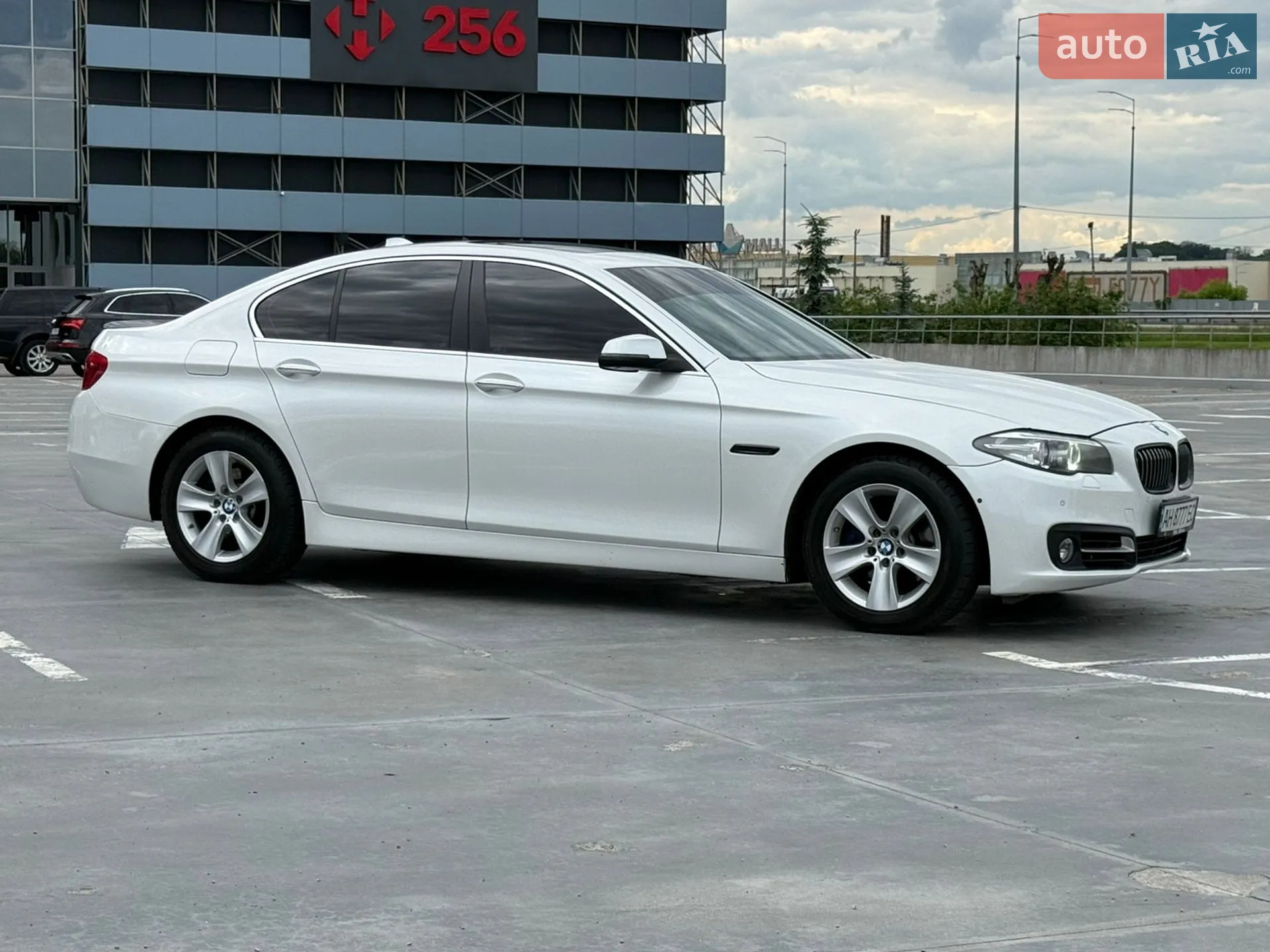 2015 BMW 5er - мініатюра 5