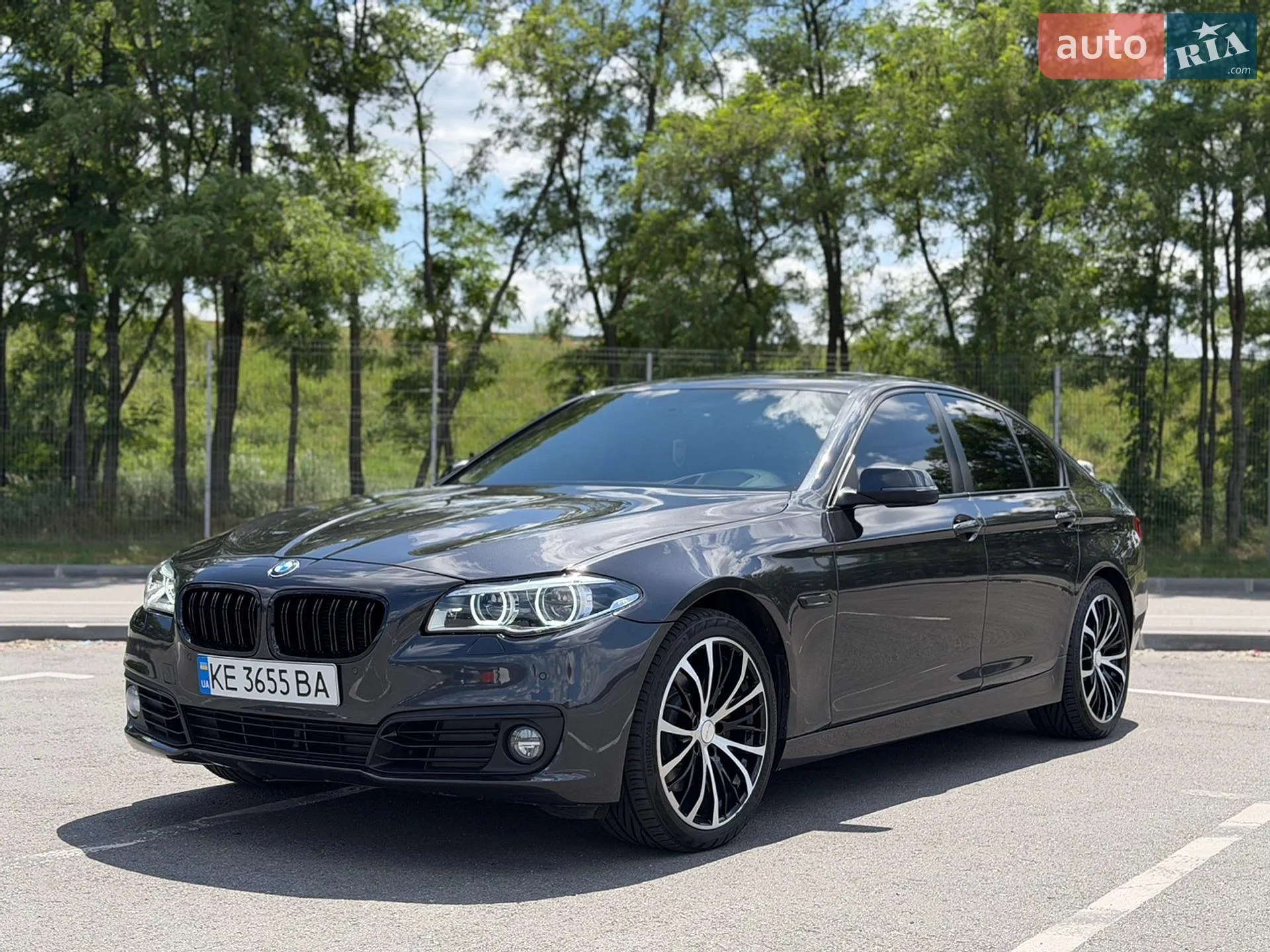 BMW 5 Series 2016 VIN WBA5B3C56GG256991 фото оголошення 3 з 25