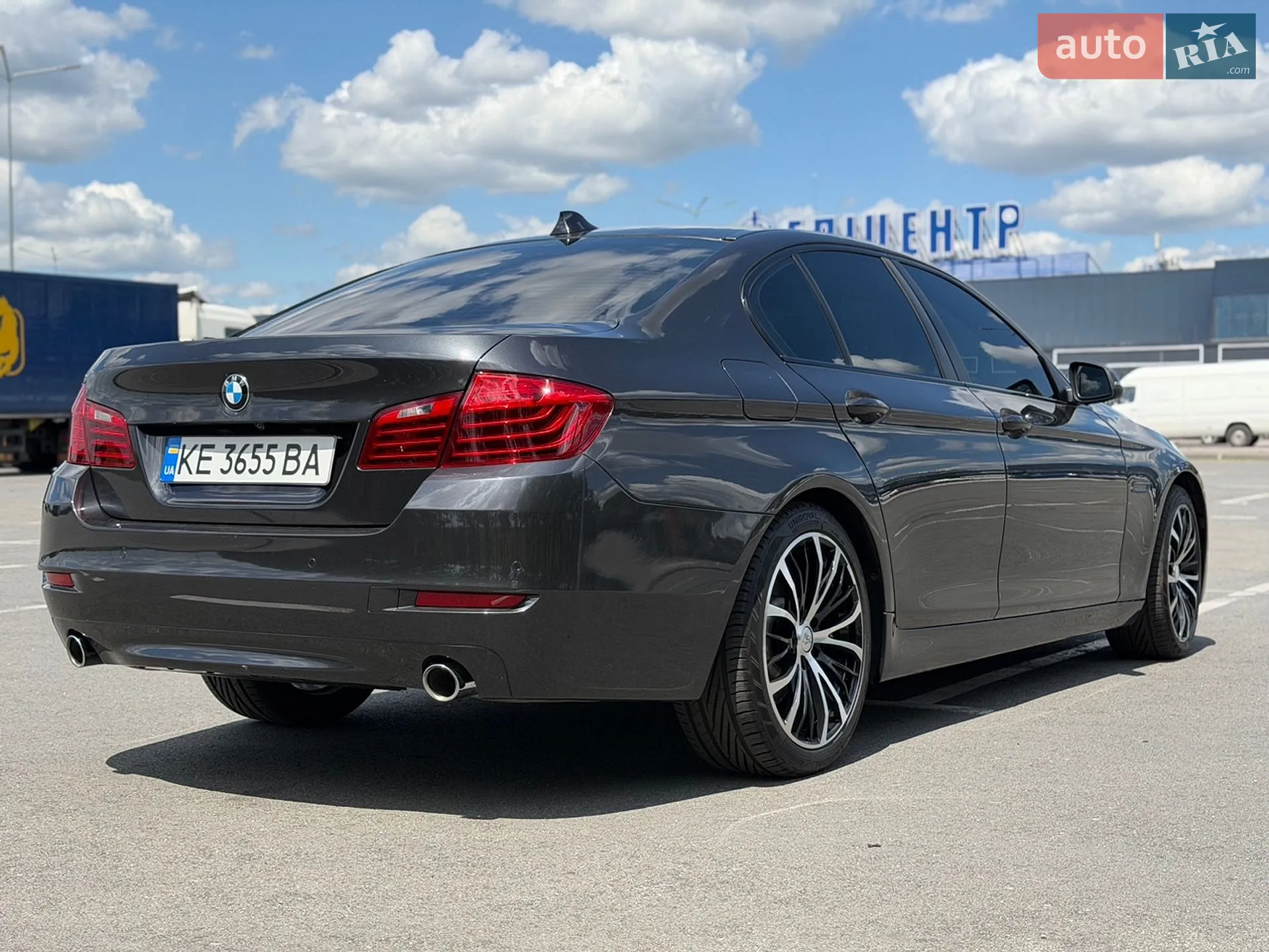 BMW 5 Series 2016 VIN WBA5B3C56GG256991 фото оголошення 6 з 25