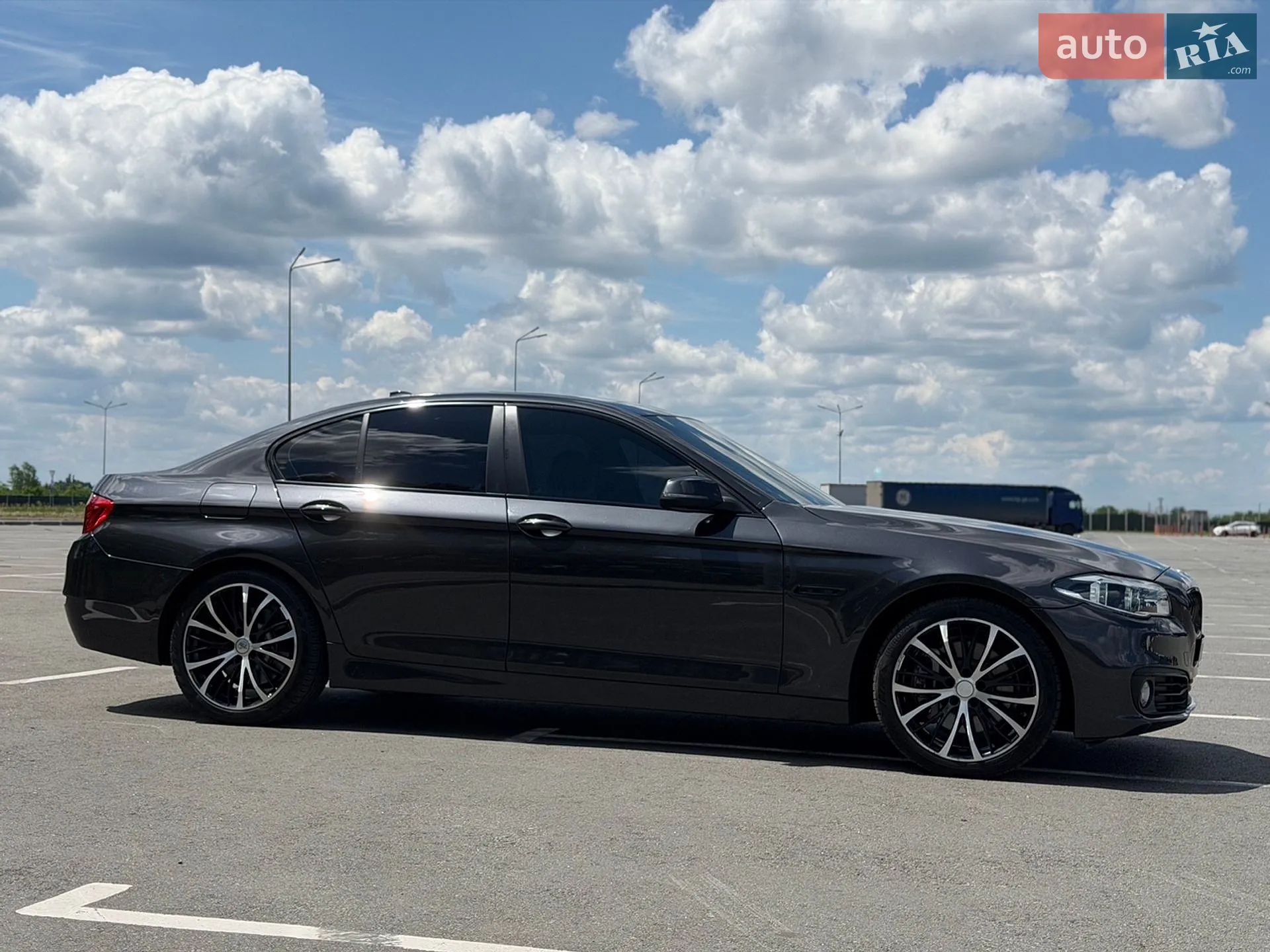 BMW 5 Series 2016 VIN WBA5B3C56GG256991 фото оголошення 7 з 25
