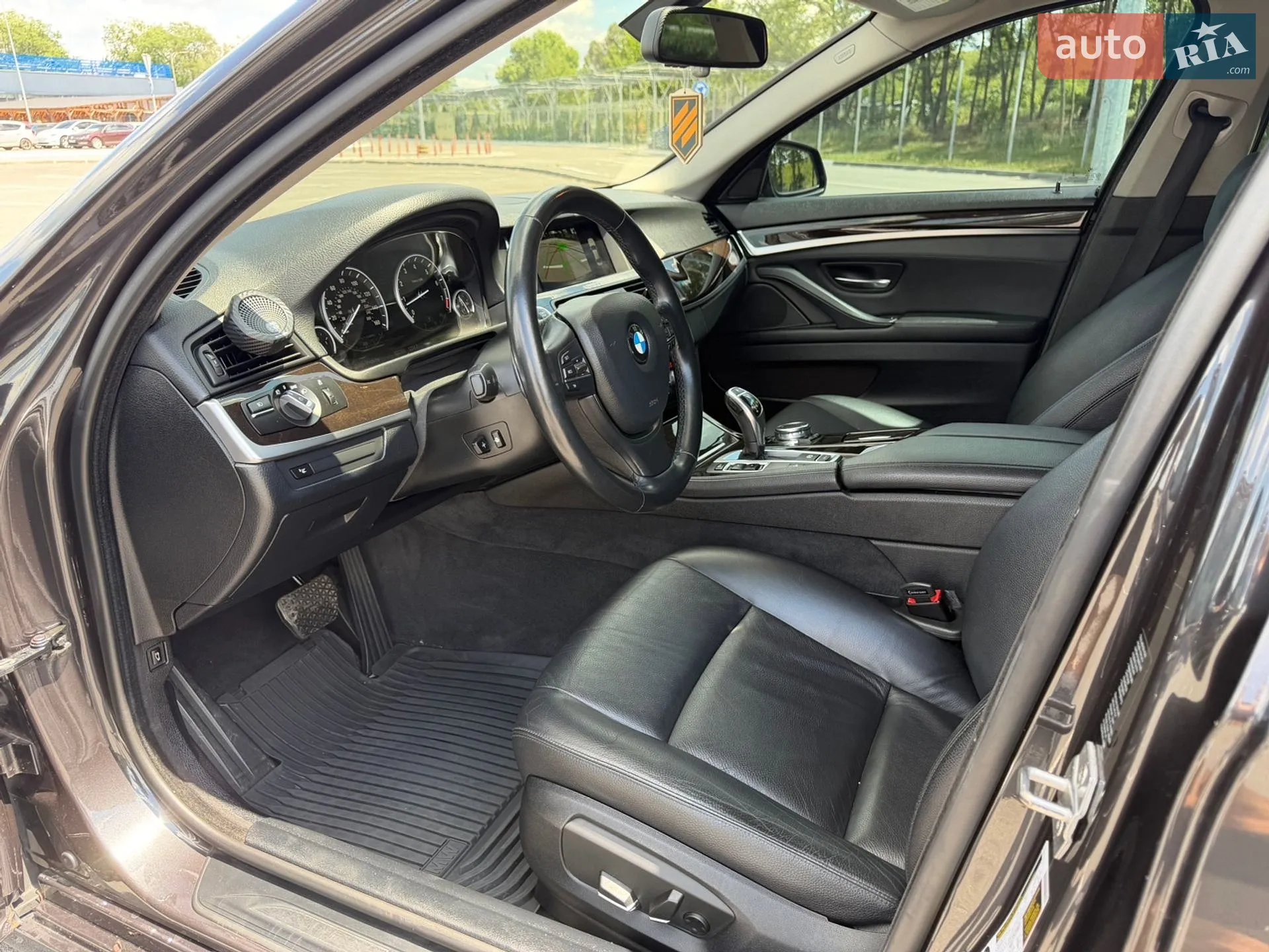 BMW 5 Series 2016 VIN WBA5B3C56GG256991 фото оголошення 11 з 25