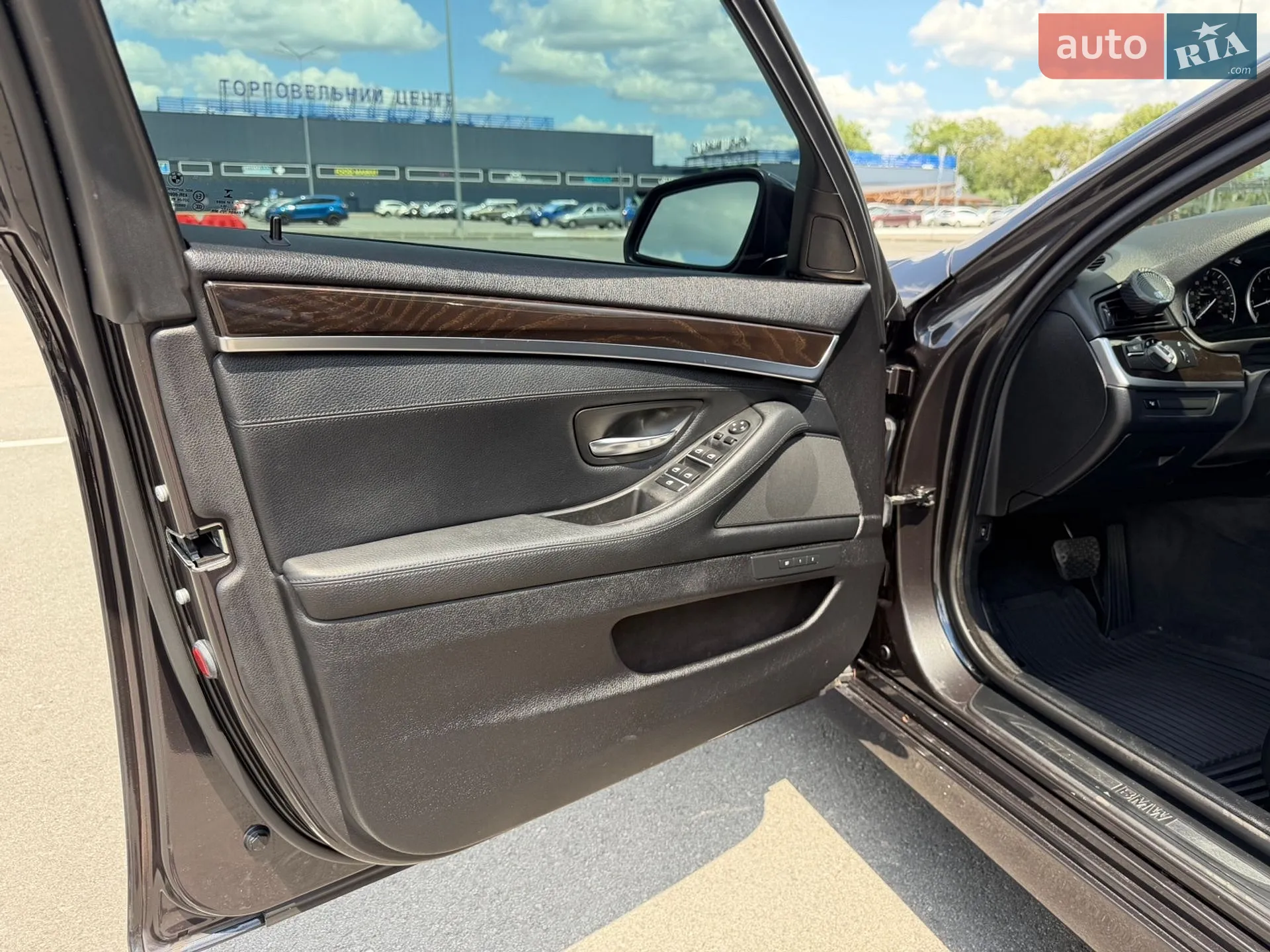 BMW 5 Series 2016 VIN WBA5B3C56GG256991 фото оголошення 18 з 25