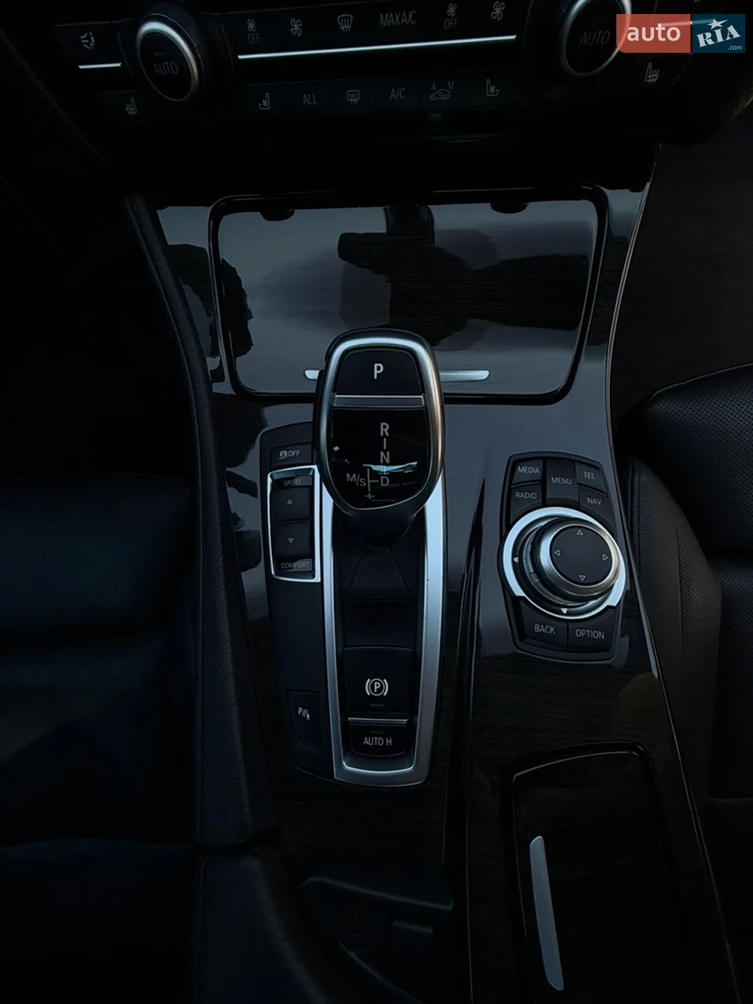 2012 BMW 5er - мініатюра 18