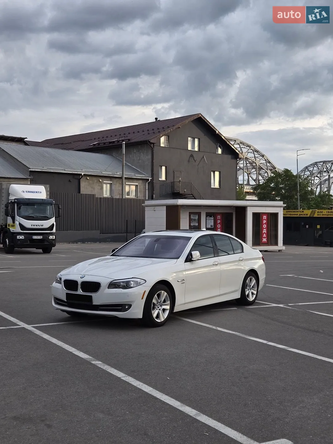 2010 BMW 5er - мініатюра 2