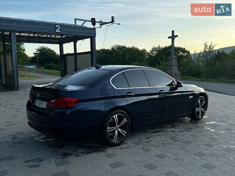 Седан BMW 5 Series 2012 в Нереснице