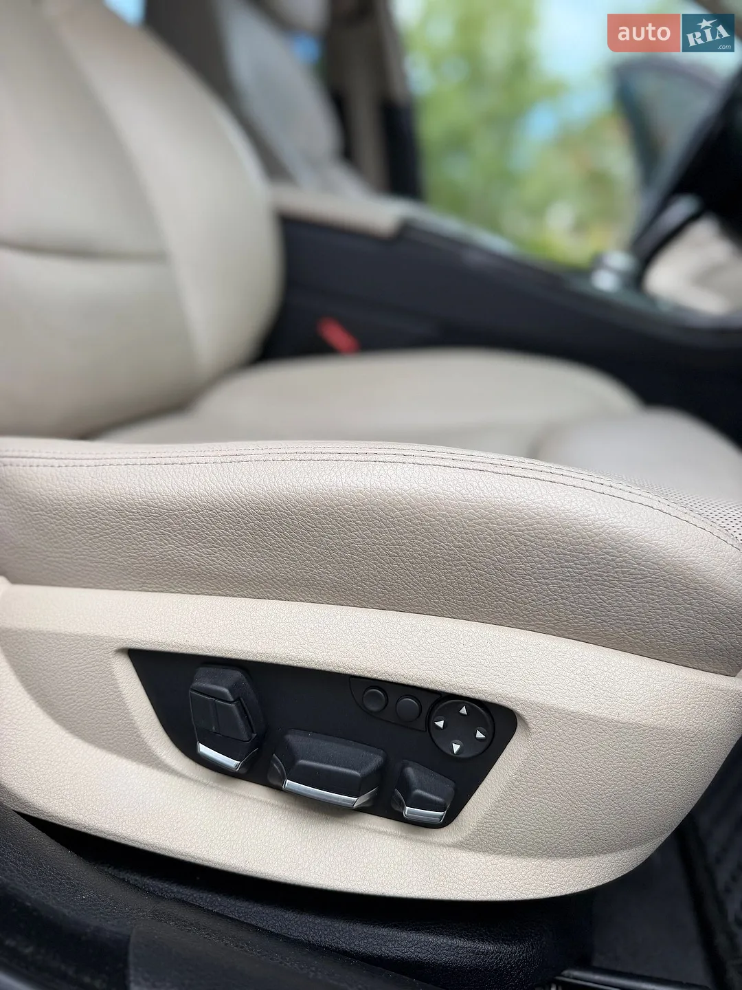 2010 BMW 5er - мініатюра 18