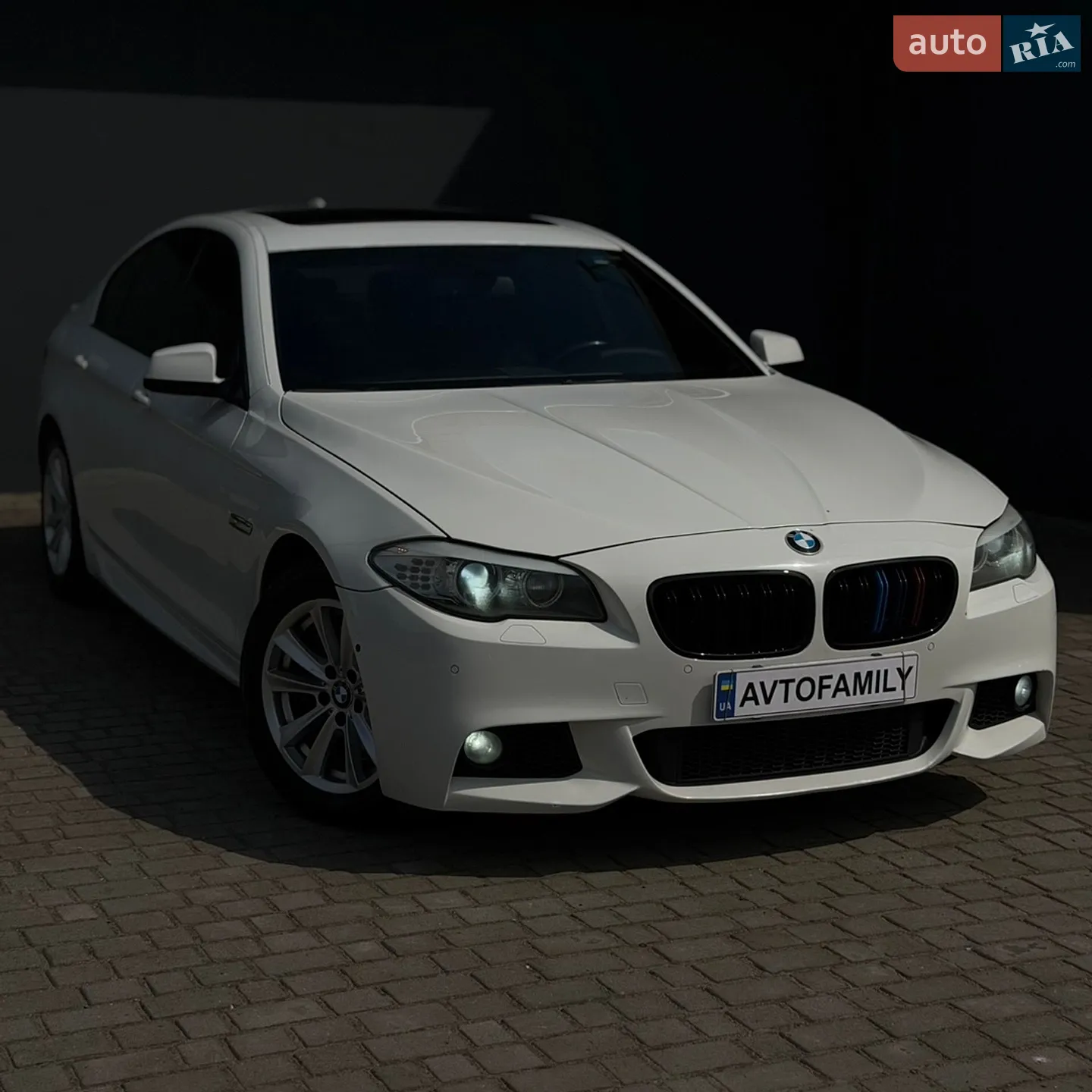 2012 BMW 5er - мініатюра 2