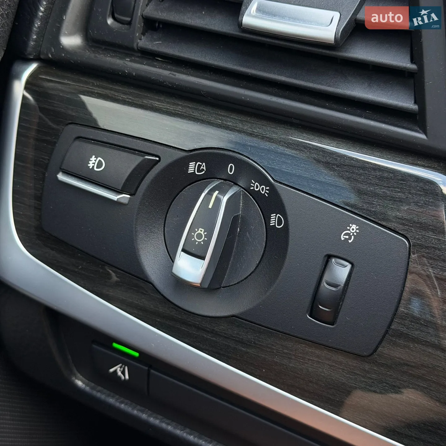 2012 BMW 5er - мініатюра 18