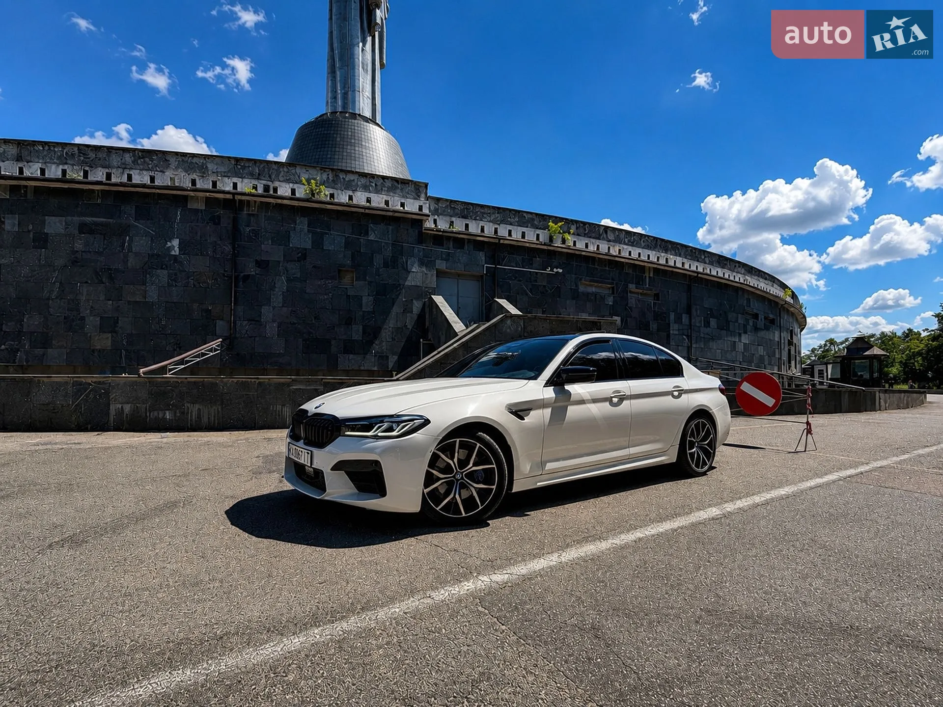 BMW 5 Series 2017 VIN WBAJE5C57JWA94600 фото оголошення 3 з 7
