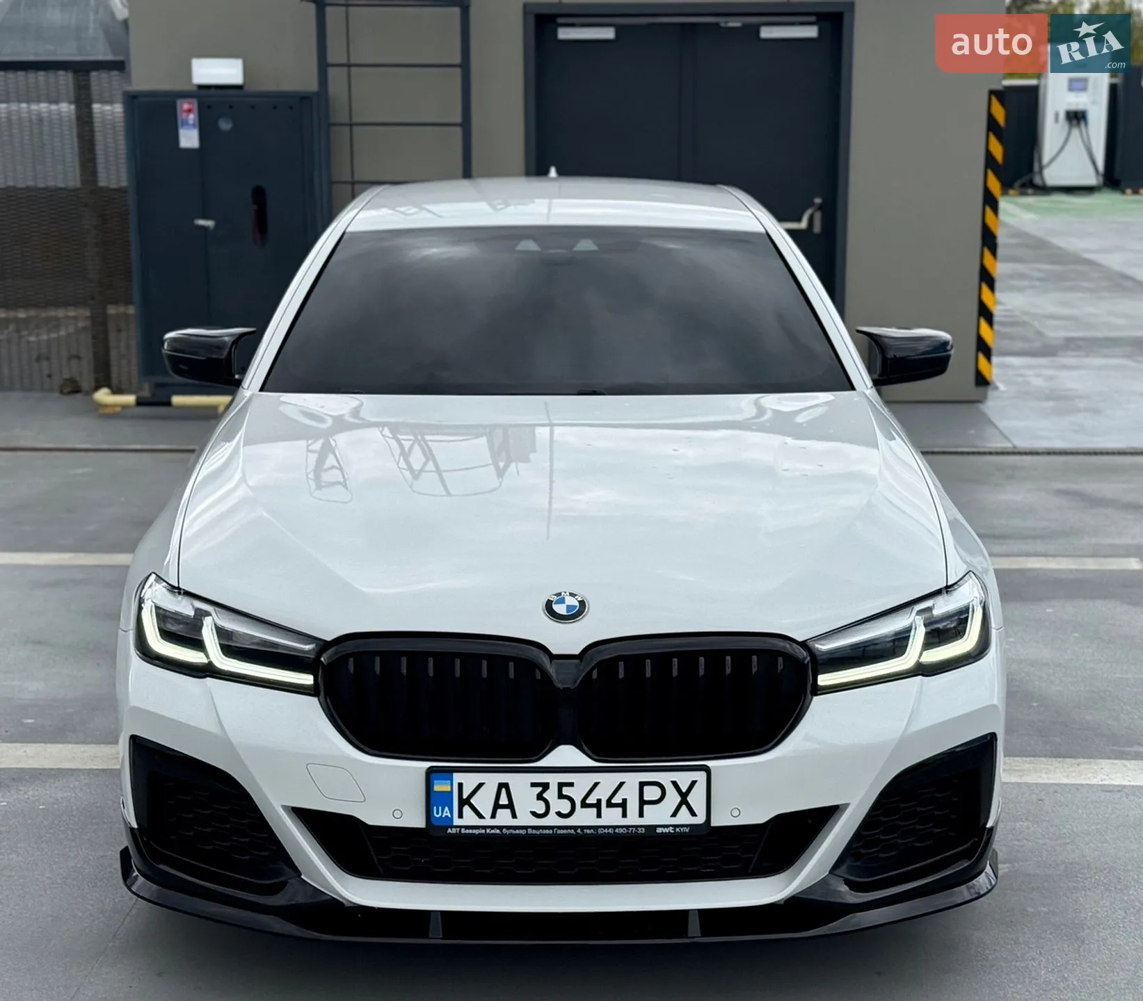 BMW 5 Series 2018 VIN WBAJC51020G862552 фото оголошення 3 з 59