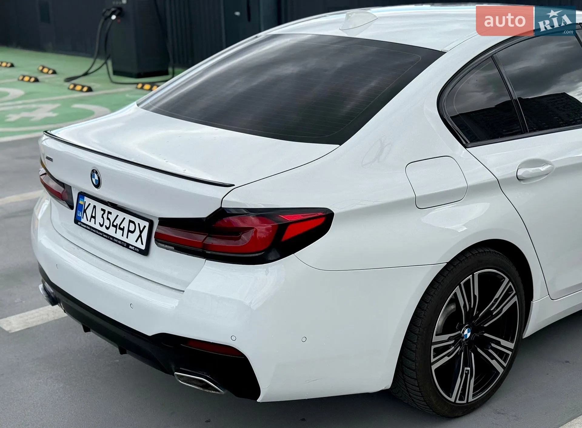 BMW 5 Series 2018 VIN WBAJC51020G862552 фото оголошення 18 з 59