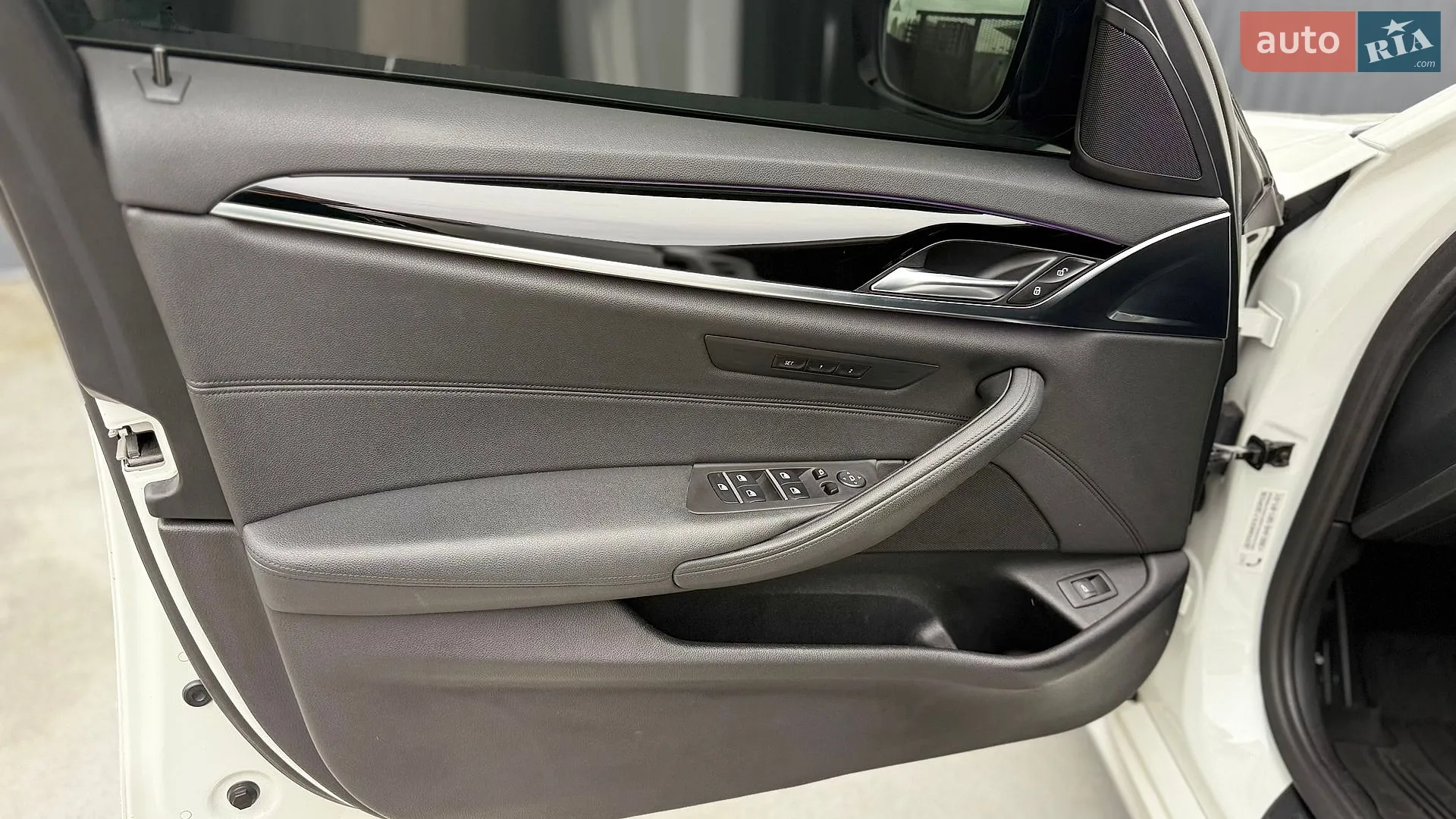 BMW 5 Series 2018 VIN WBAJC51020G862552 фото оголошення 26 з 59