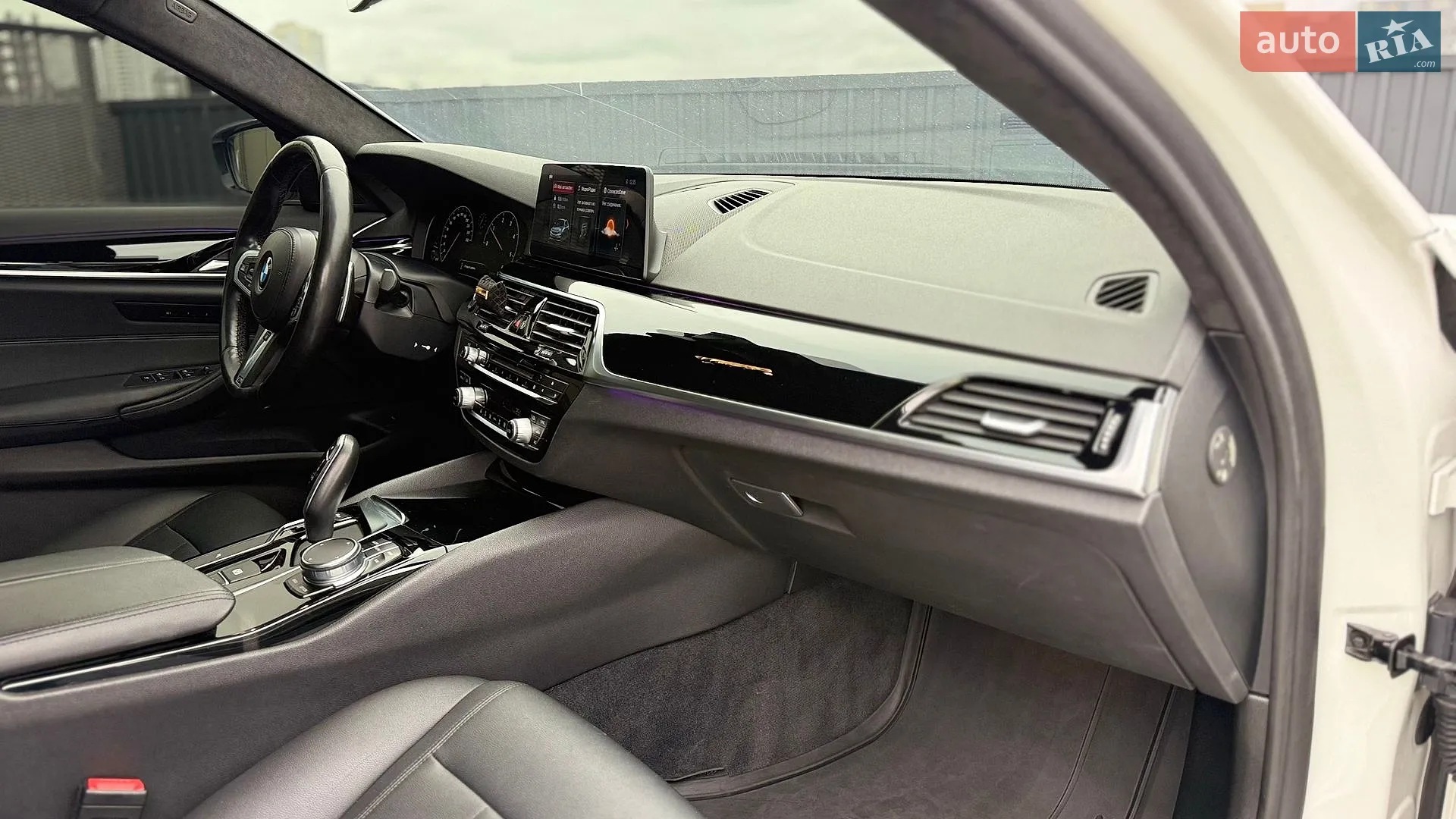 BMW 5 Series 2018 VIN WBAJC51020G862552 фото оголошення 29 з 59
