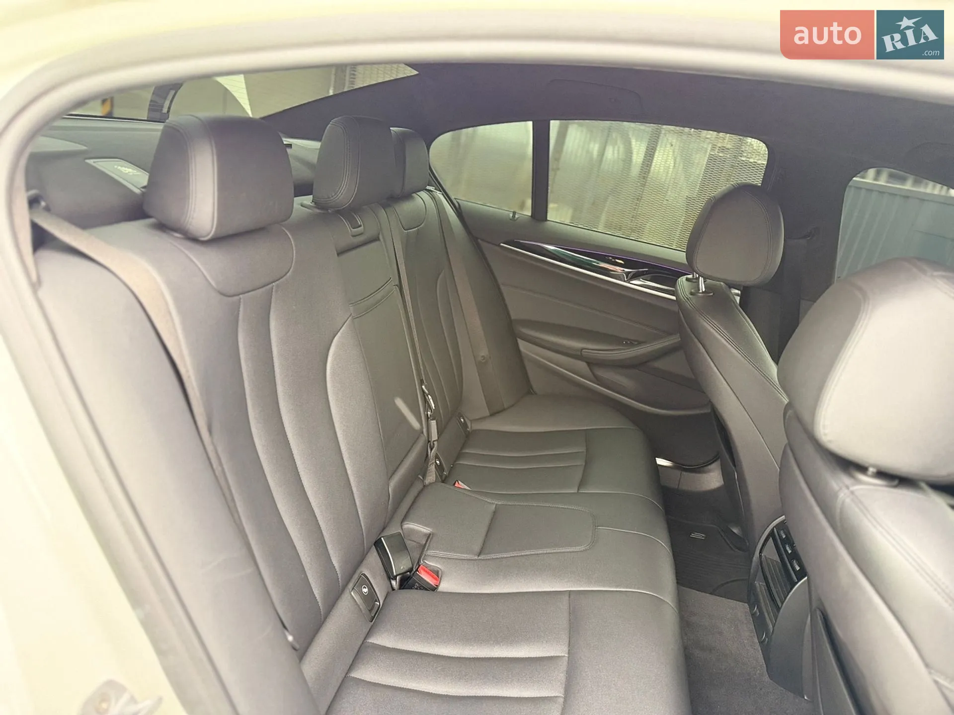 BMW 5 Series 2018 VIN WBAJC51020G862552 фото оголошення 34 з 59
