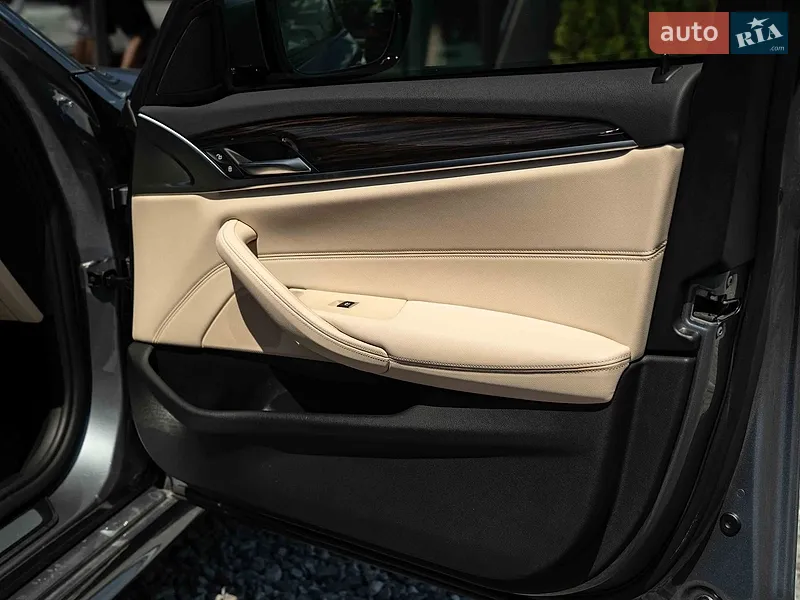BMW 5 Series 2019 VIN WBAJA9C50KB392639 фото оголошення 40 з 81