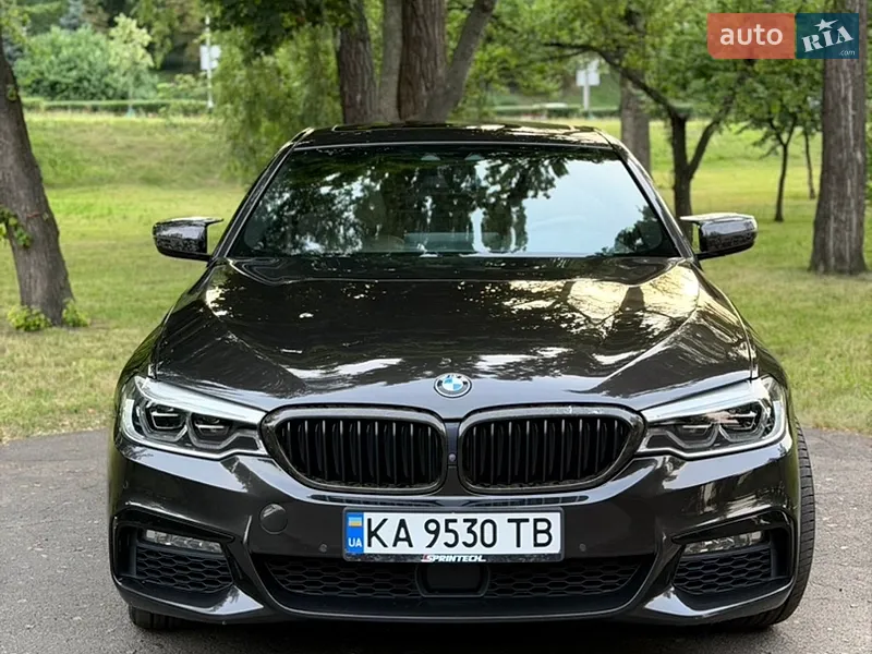 BMW 5 Series 2019 VIN WBAJE7C55KWW25433 фото оголошення 10 з 68