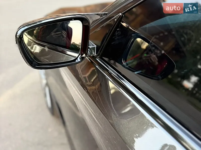 BMW 5 Series 2019 VIN WBAJE7C55KWW25433 фото оголошення 6 з 68