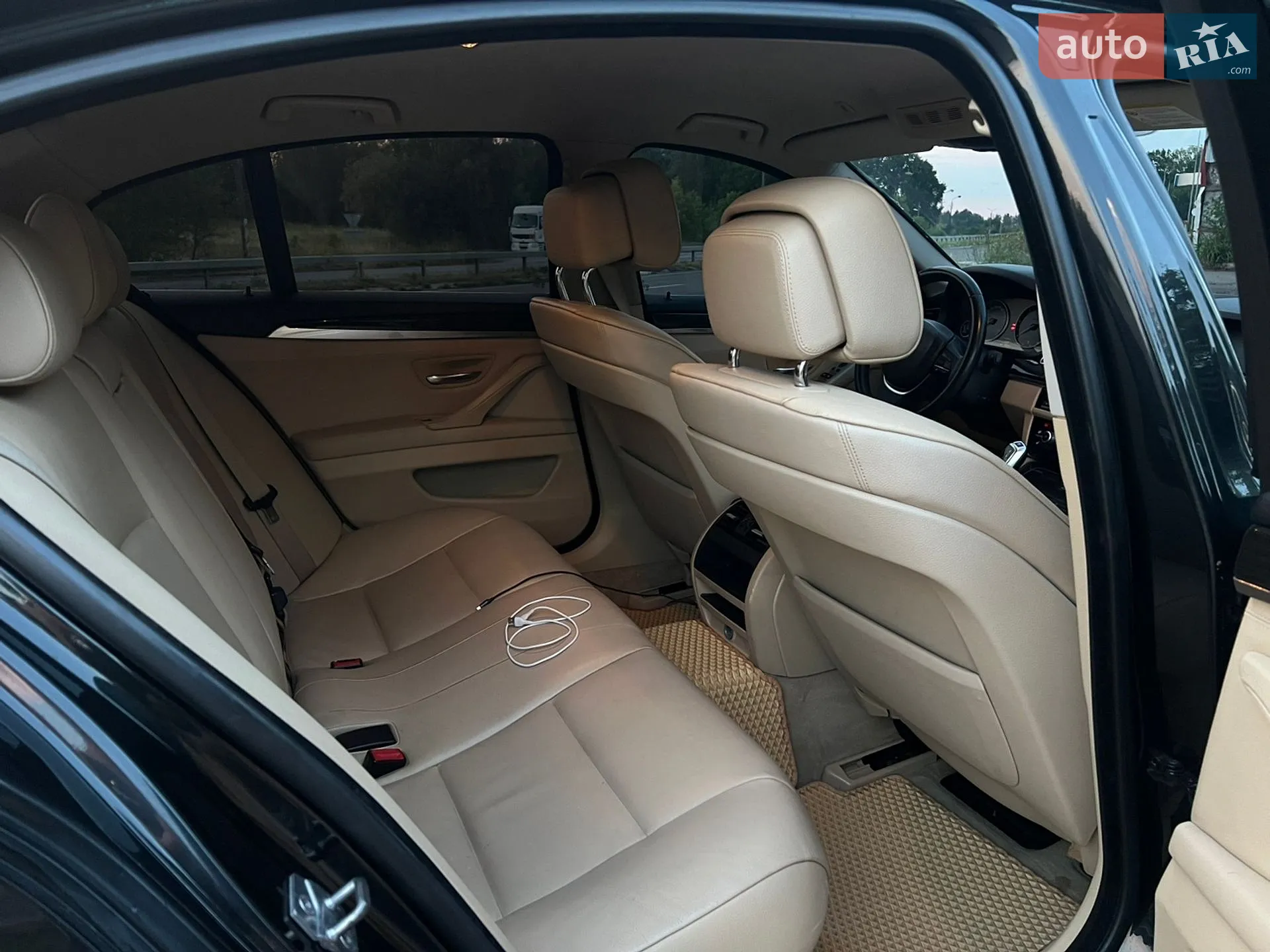 2010 BMW 5er - мініатюра 26