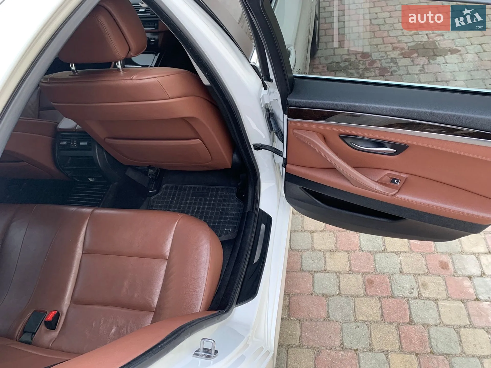 2012 BMW 5er - мініатюра 12