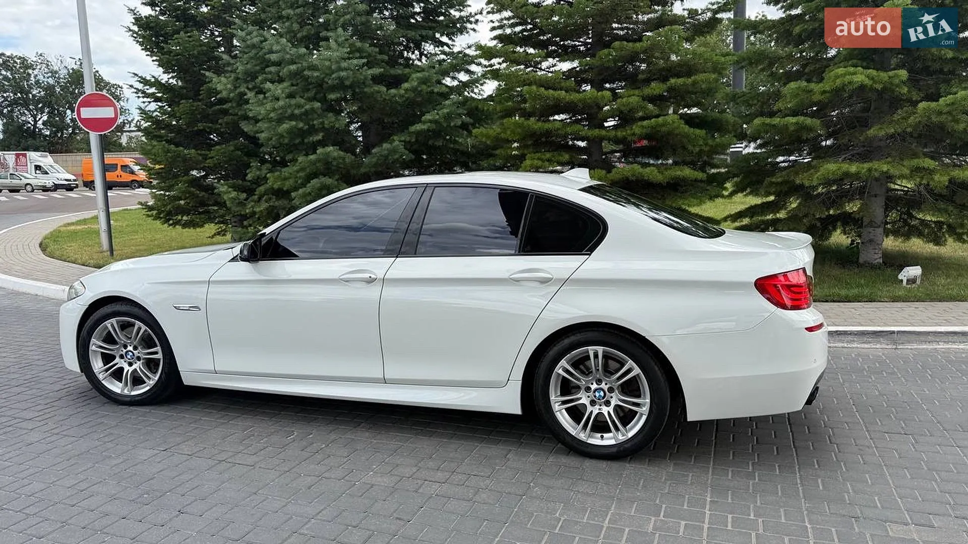 2011 BMW 5er - мініатюра 11