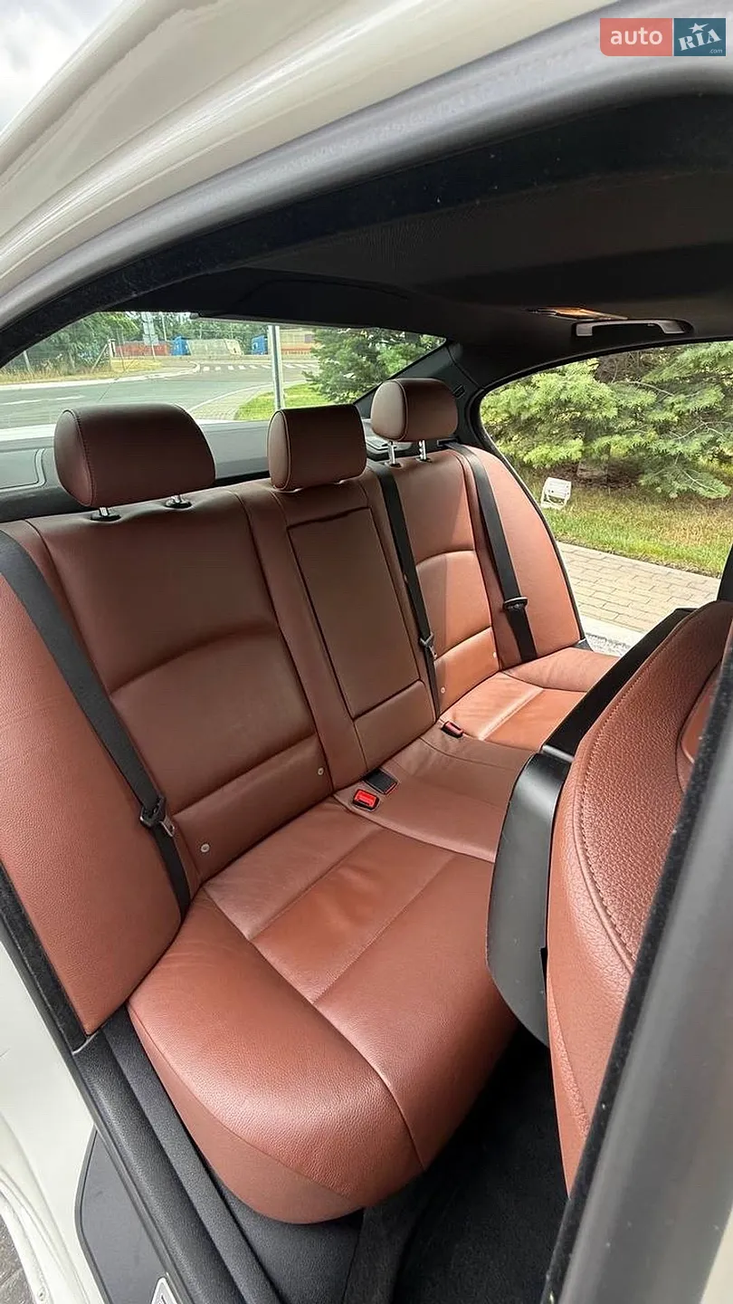 2011 BMW 5er - мініатюра 18