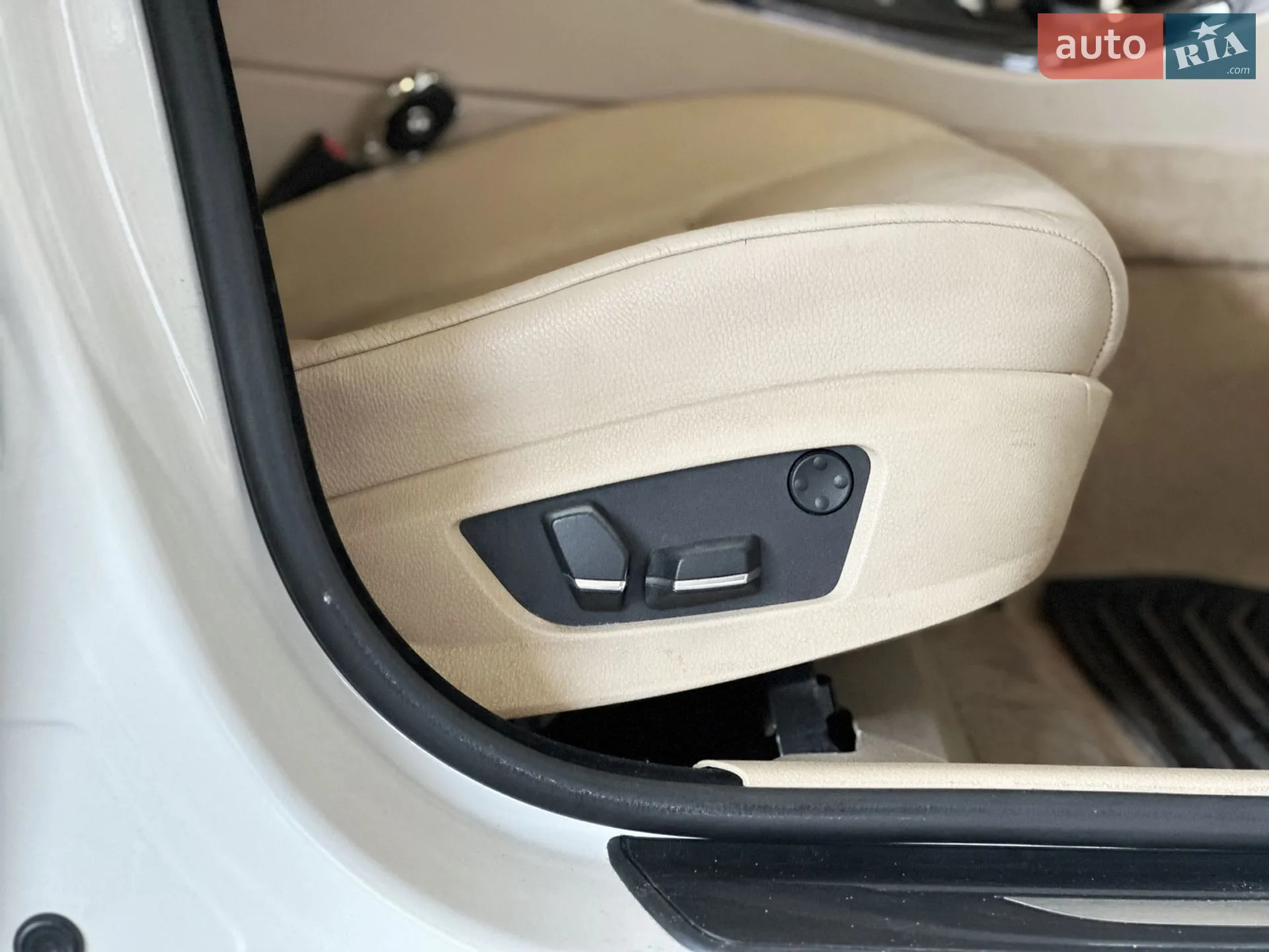2012 BMW 5er - мініатюра 41