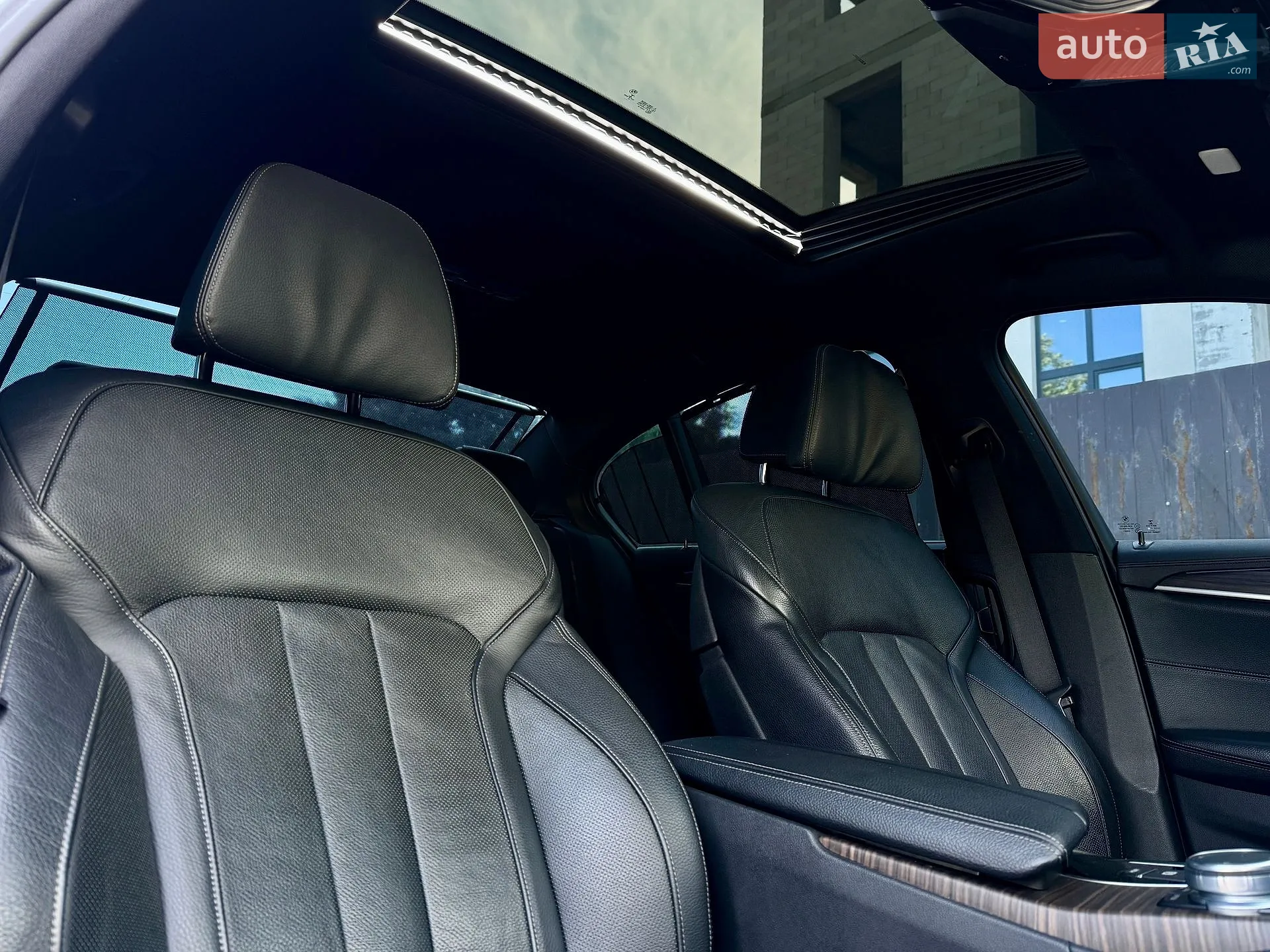 2017 BMW 5er - мініатюра 16
