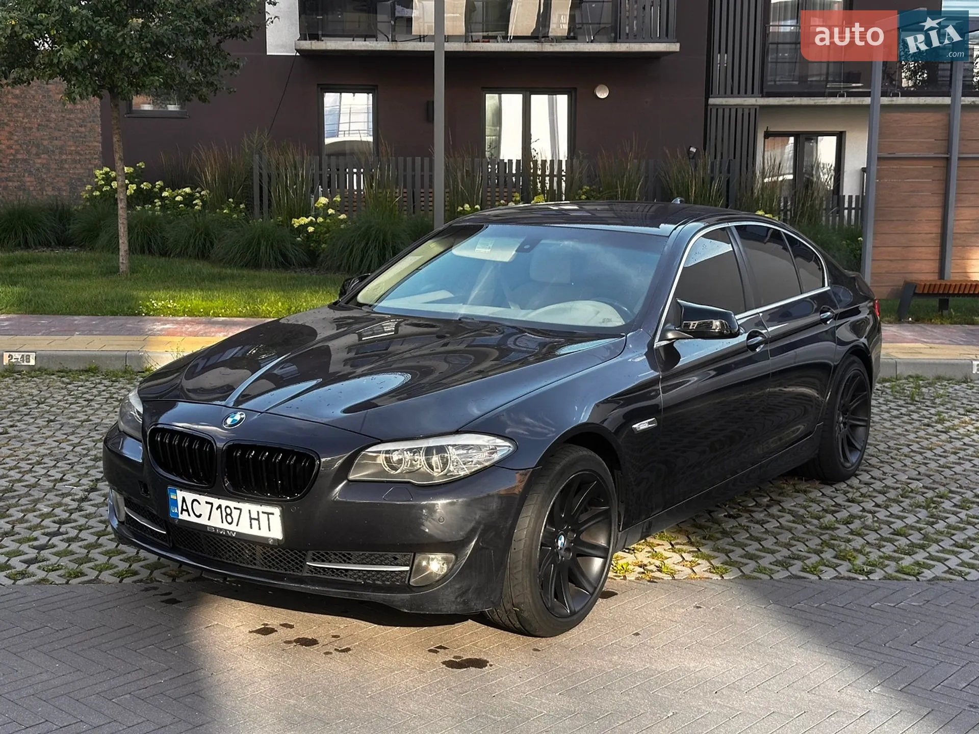 2012 BMW 5er - мініатюра 2