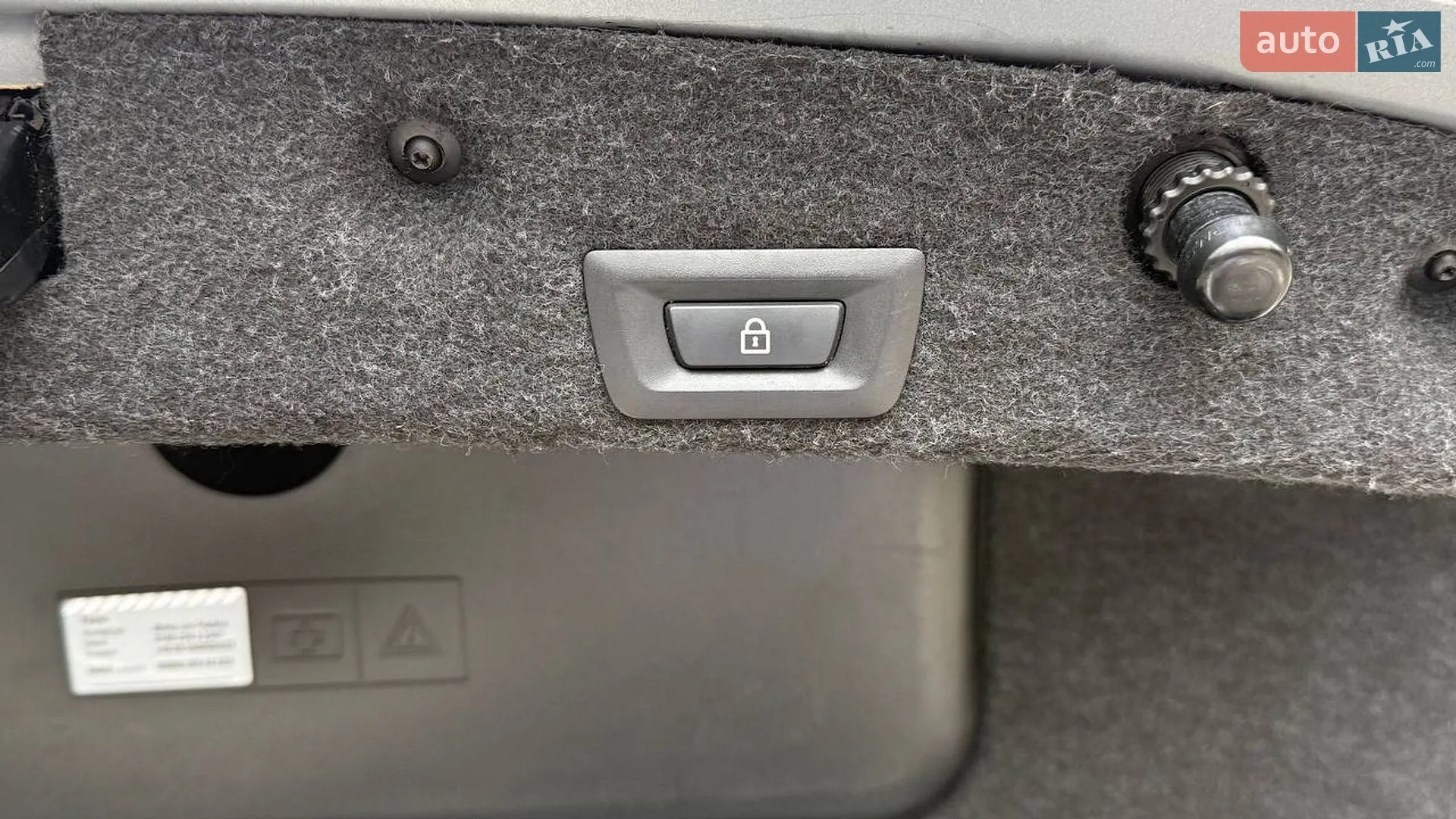 2010 BMW 5er - мініатюра 11