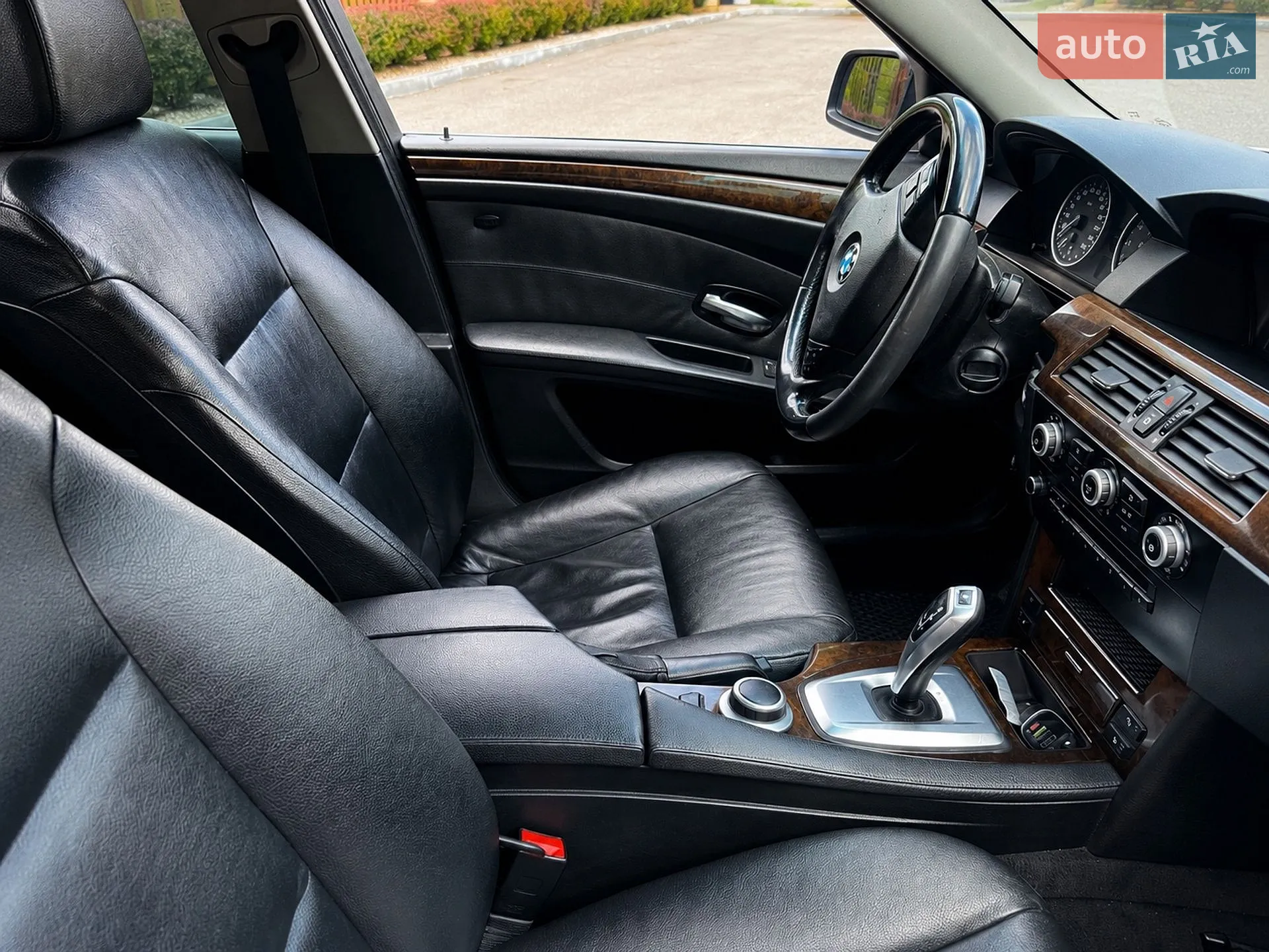 2018 Volkswagen Touareg - мініатюра 4