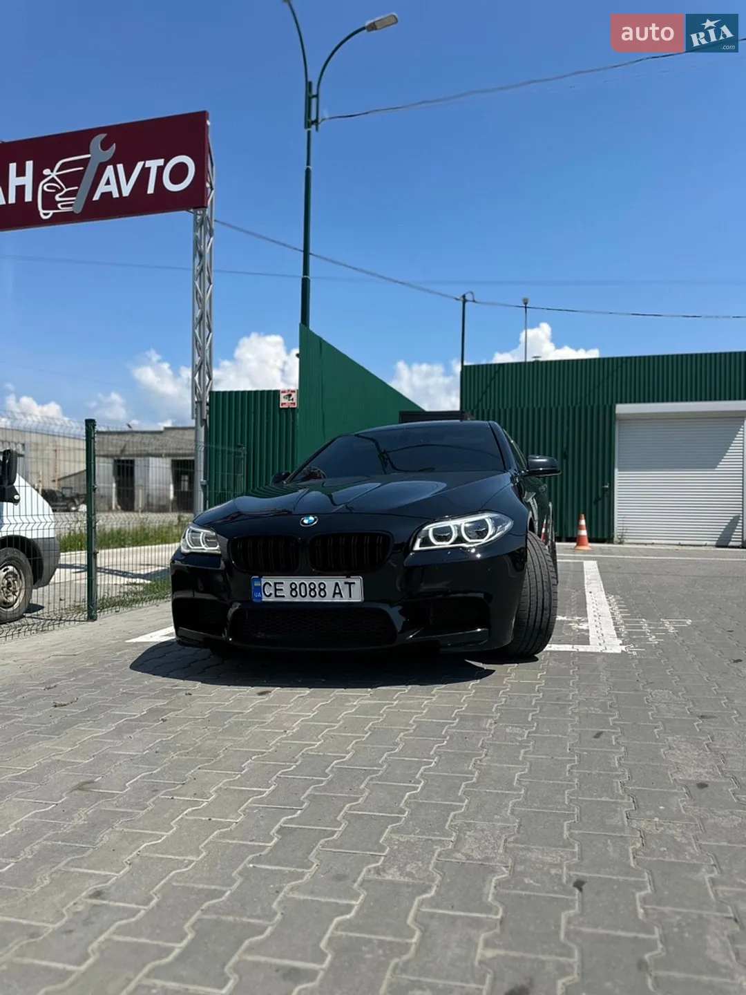 2011 BMW 5er - мініатюра 2