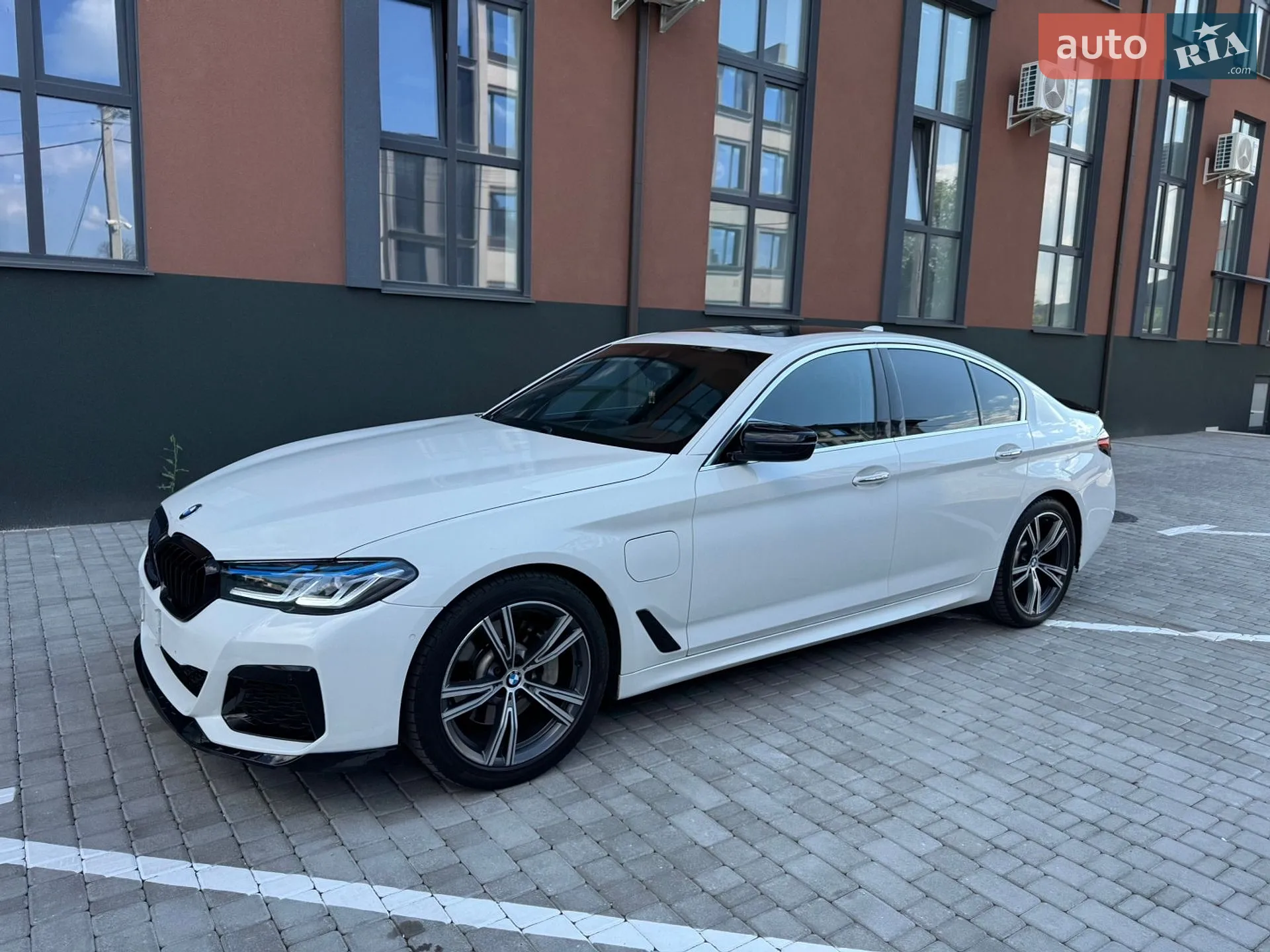 2017 BMW 5er - мініатюра 5