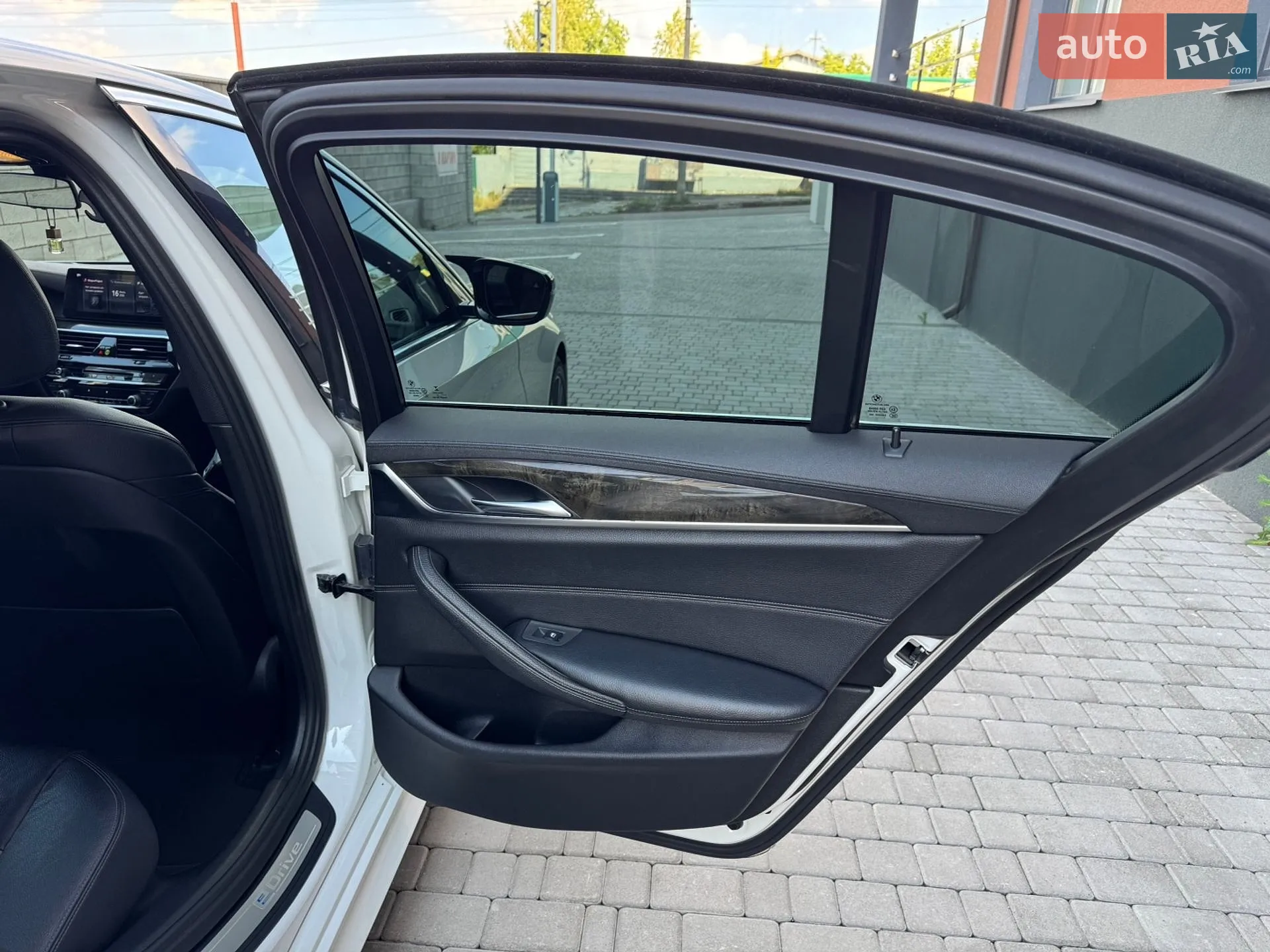 2017 BMW 5er - мініатюра 26
