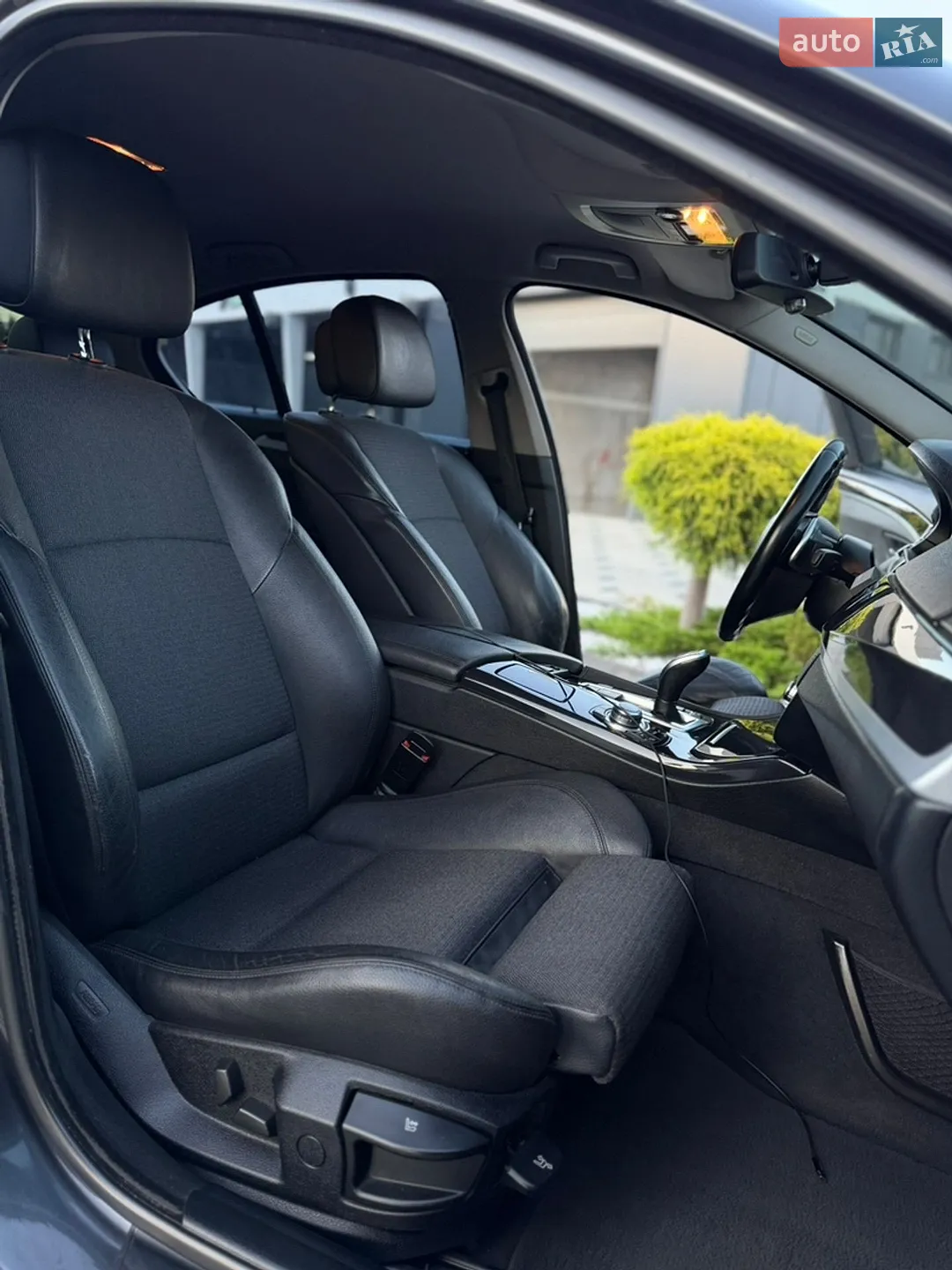 2012 BMW 5er - мініатюра 11
