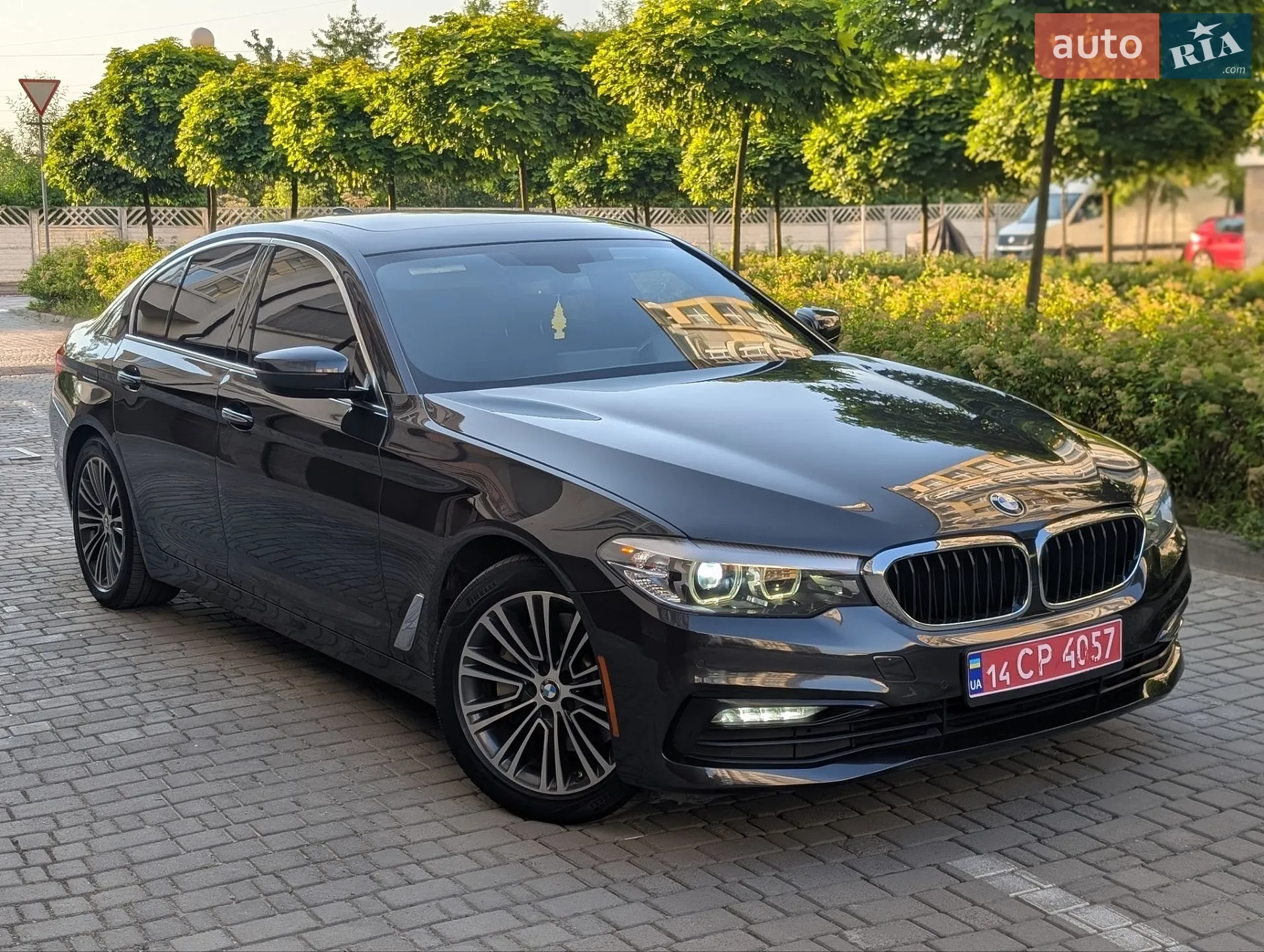 BMW 5 Series 2017 VIN WBAJA5C35HG894016 фото оголошення 14 з 86