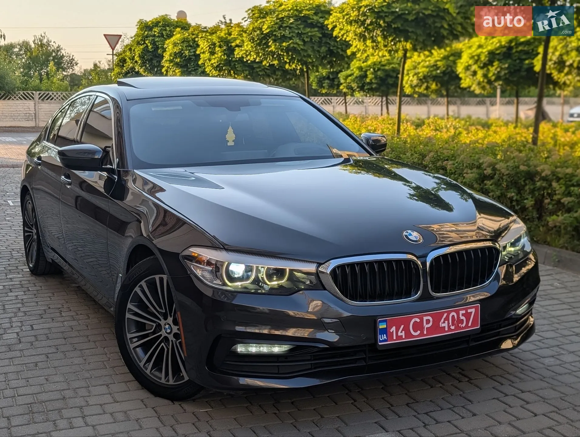 BMW 5 Series 2017 VIN WBAJA5C35HG894016 фото оголошення 19 з 86