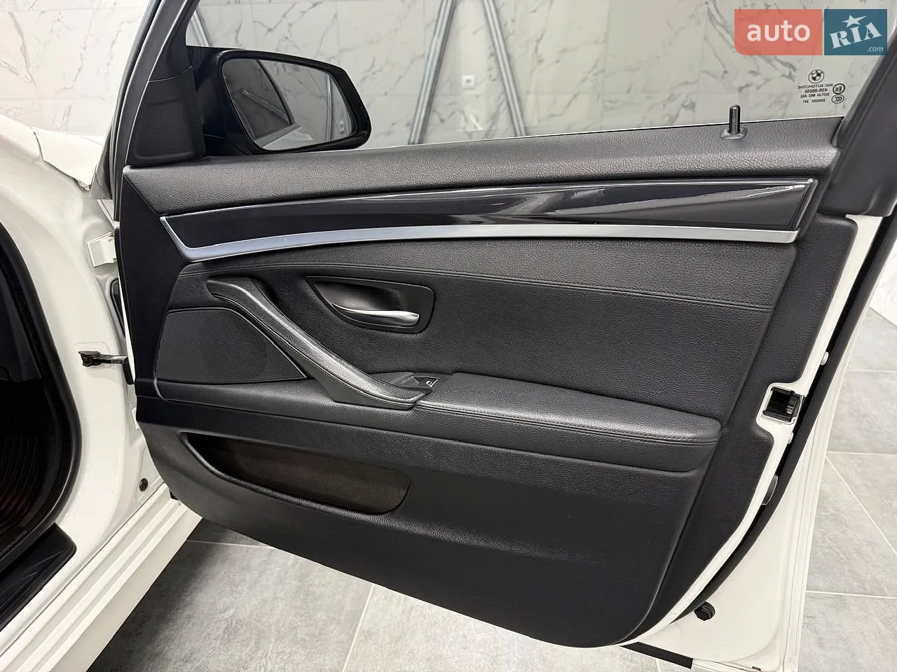 2012 BMW 5er - мініатюра 22