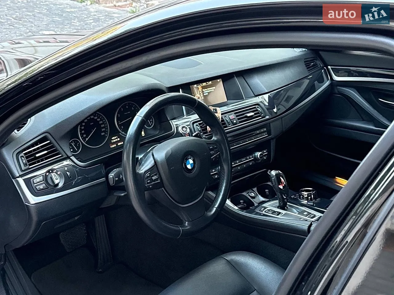2016 BMW 5er - мініатюра 16