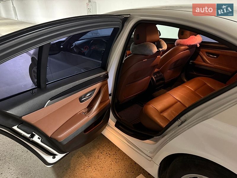 Седан BMW 5 Series 2016 в Киеве
