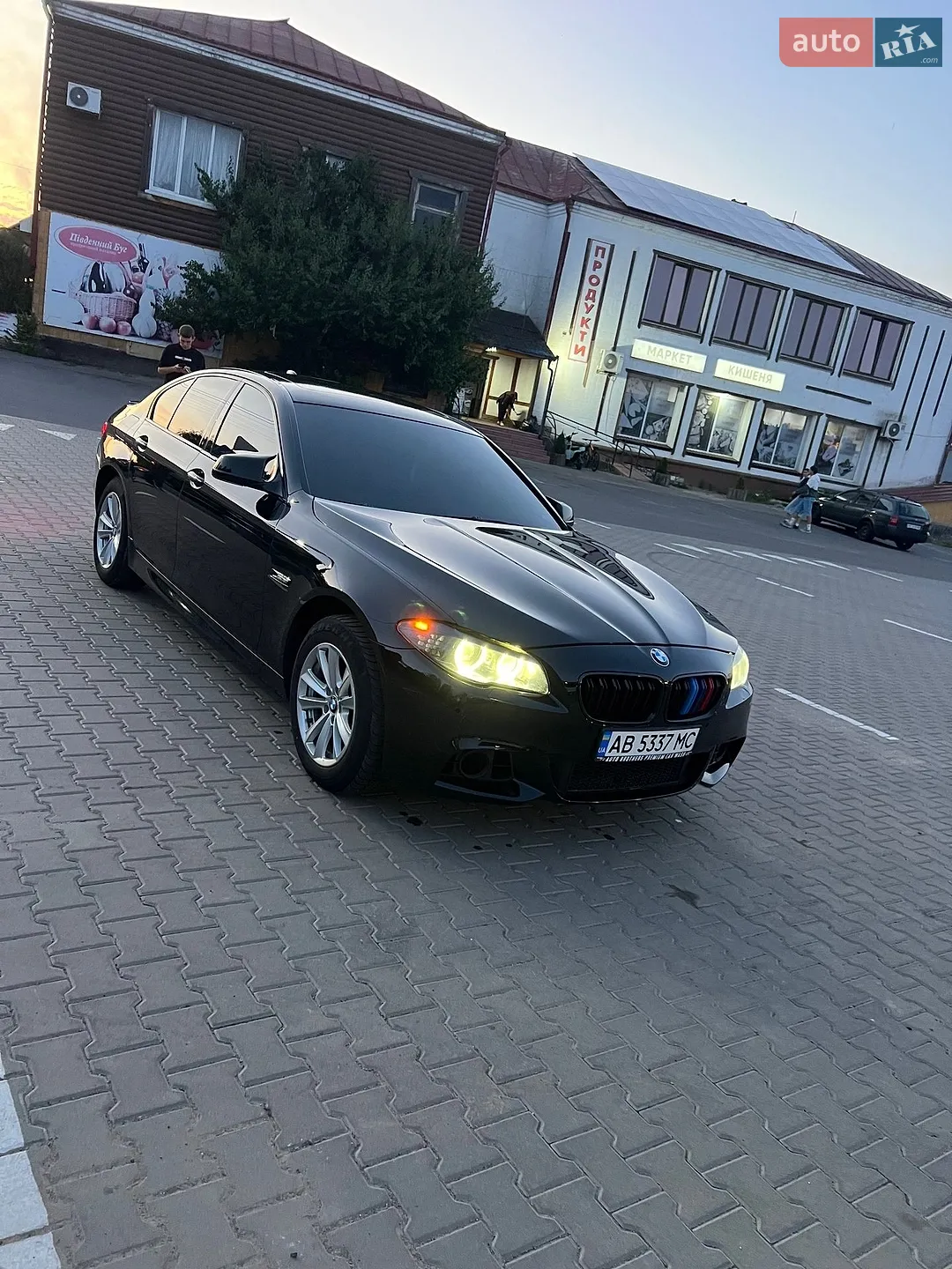 2012 BMW 5er - мініатюра 2