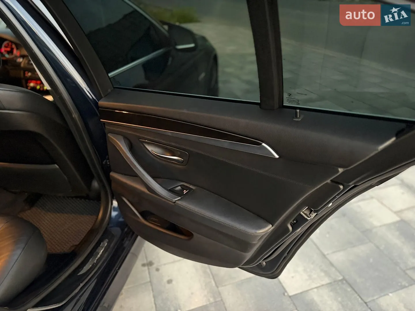 2011 BMW 5er - мініатюра 21