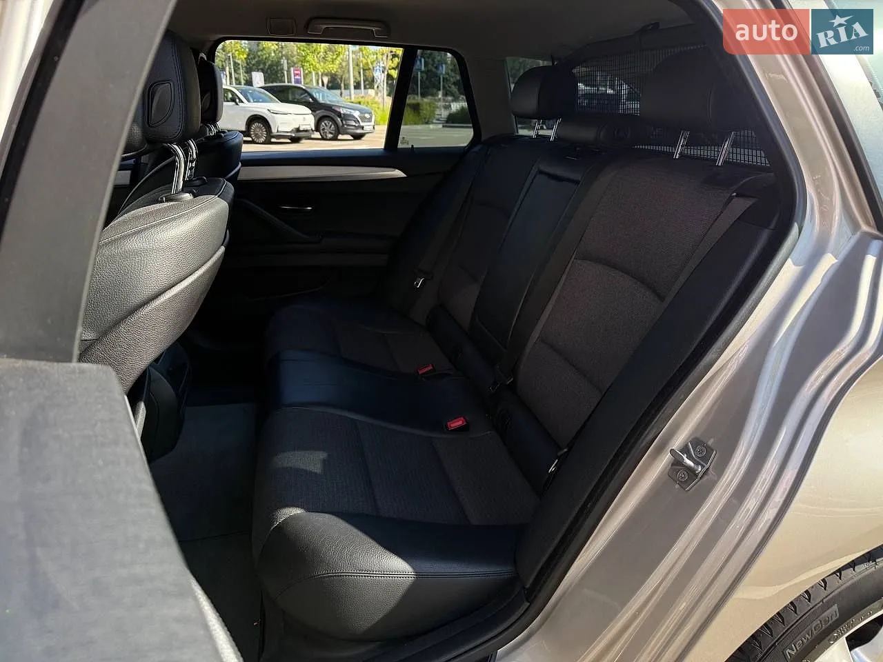2011 BMW 5er - мініатюра 11