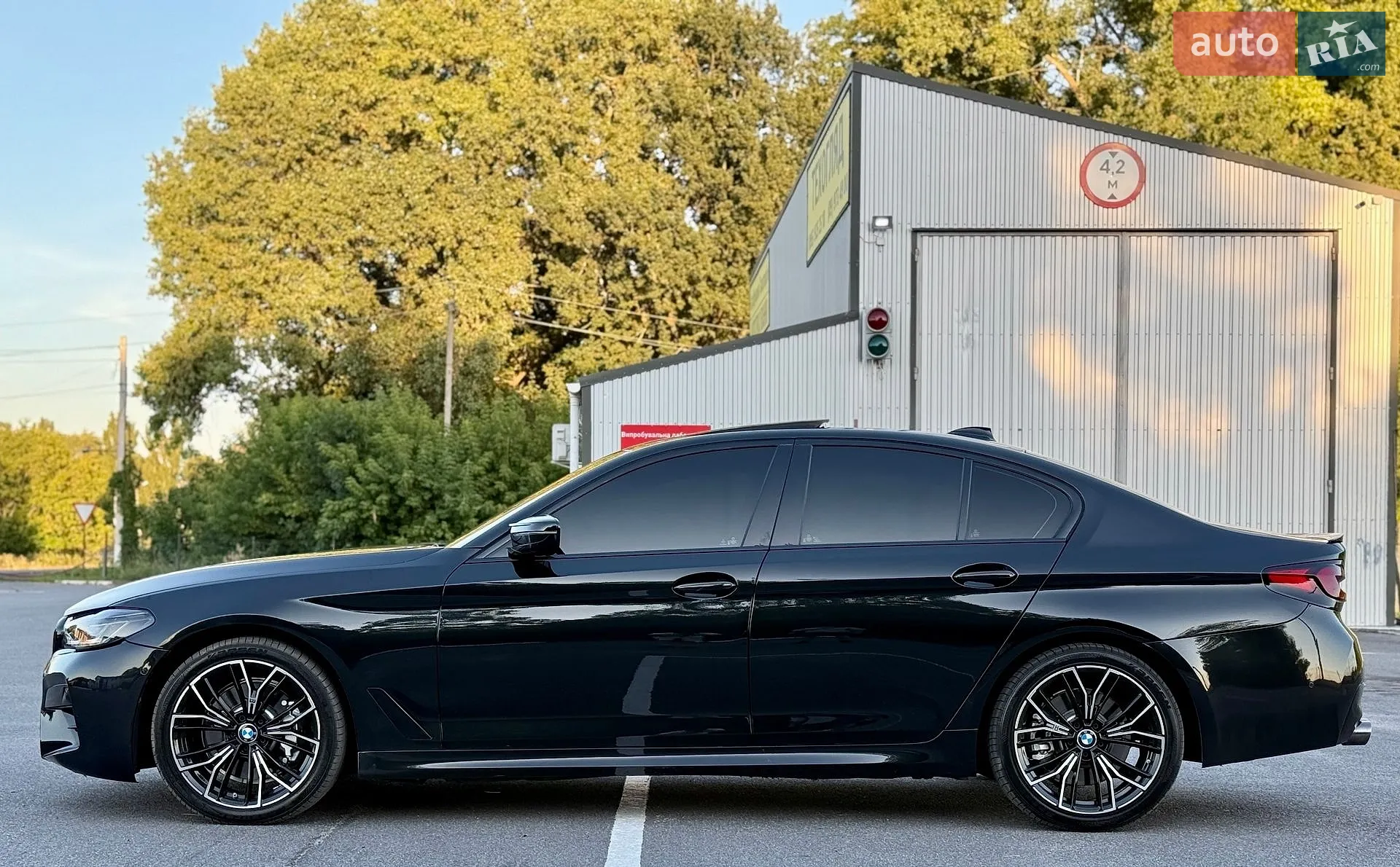2017 BMW 5er - мініатюра 2
