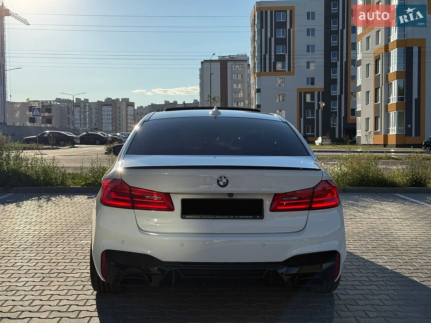 BMW 5 Series 2018 VIN WBAJA5C53KWW16956 фото оголошення 6 з 45