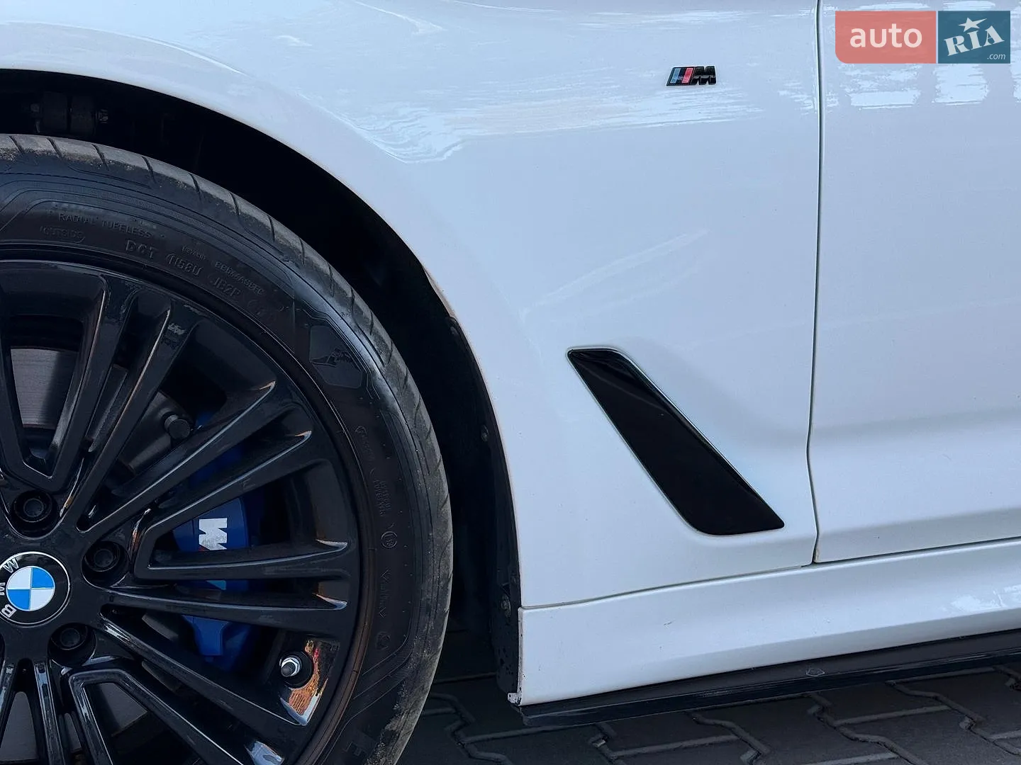 BMW 5 Series 2018 VIN WBAJA5C53KWW16956 фото оголошення 14 з 45