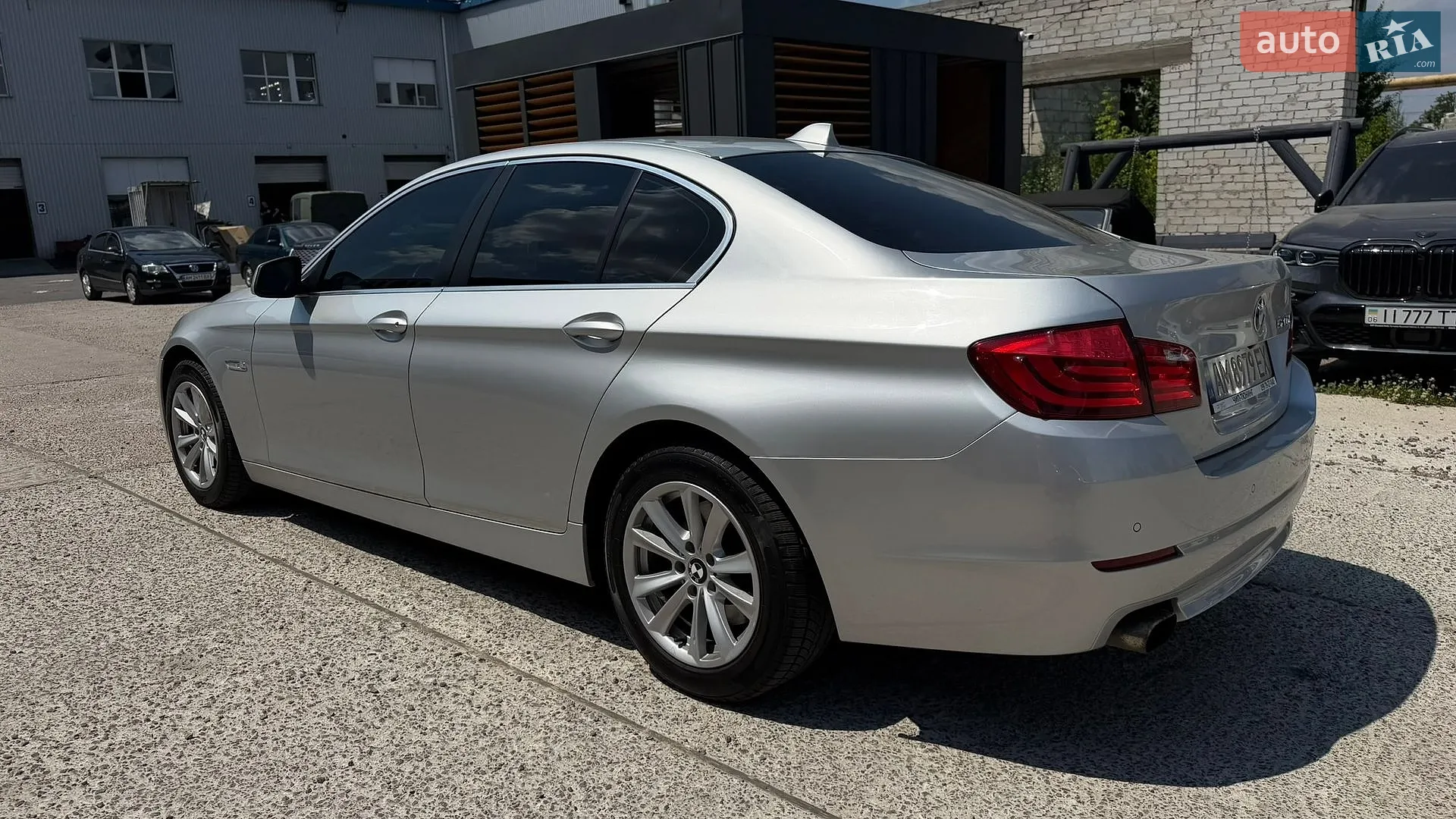2011 BMW 5er - мініатюра 2