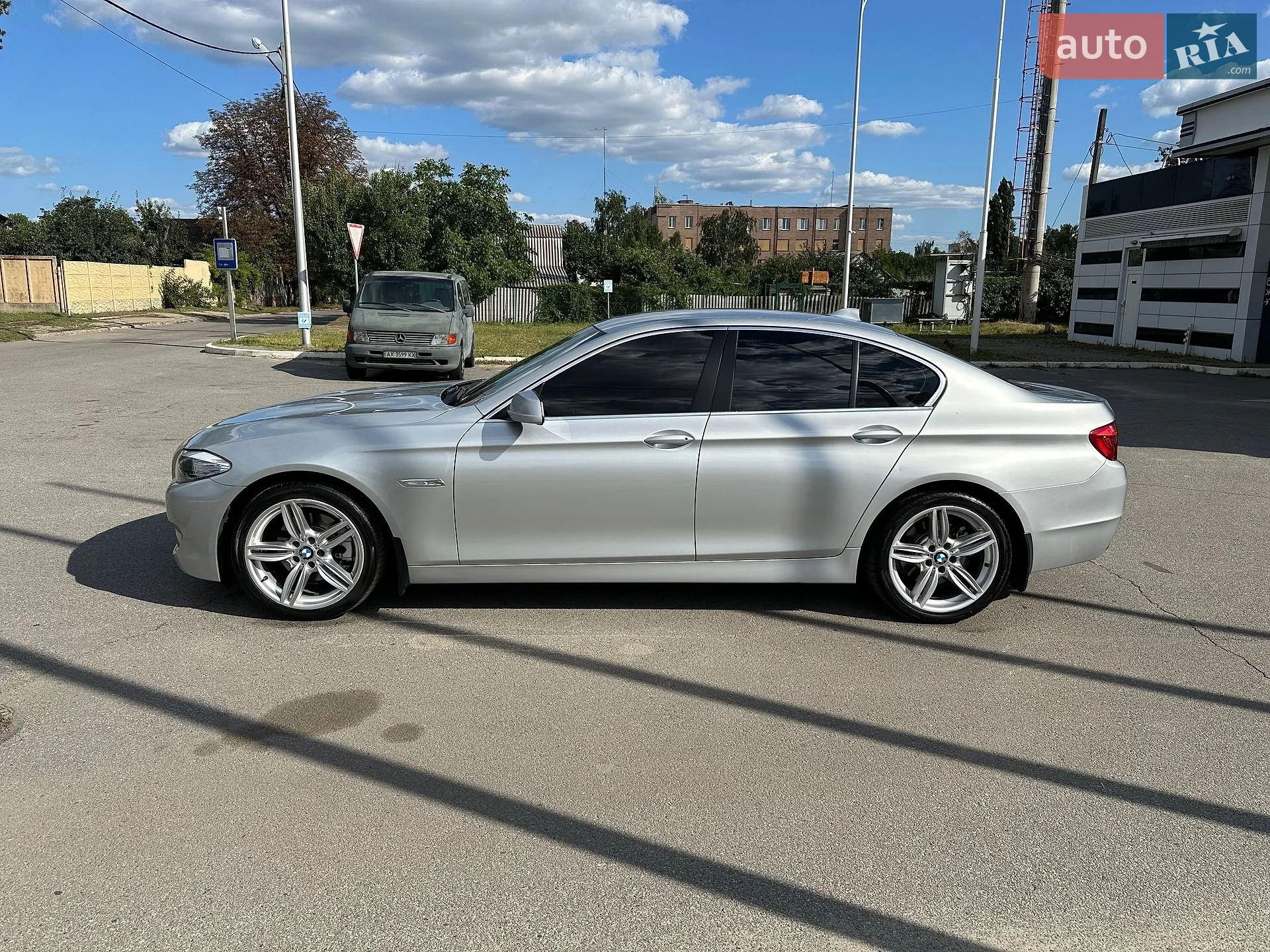 2010 BMW 5er - мініатюра 5